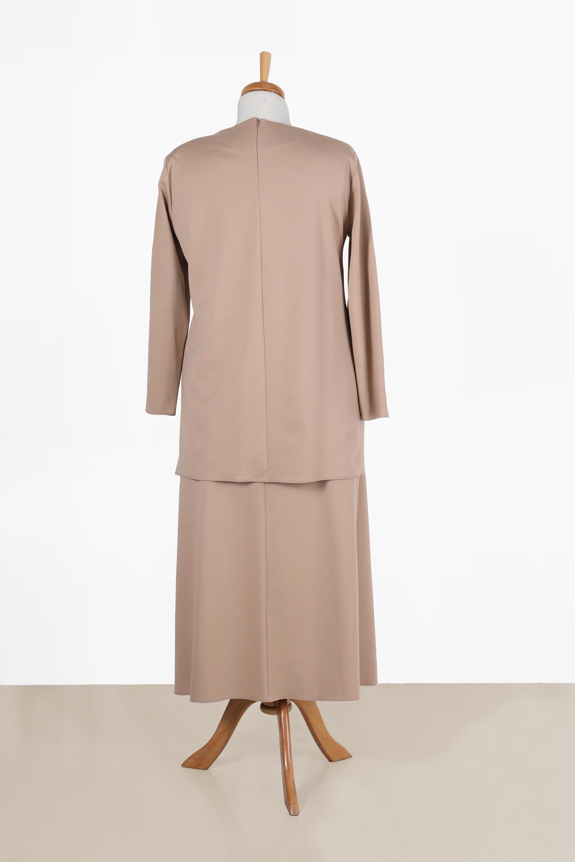 Vêtements hijab BEIGE COSTUME JUPE 2 PIÈCES DÉTAIL RAYURES ARGENTÉES 20186