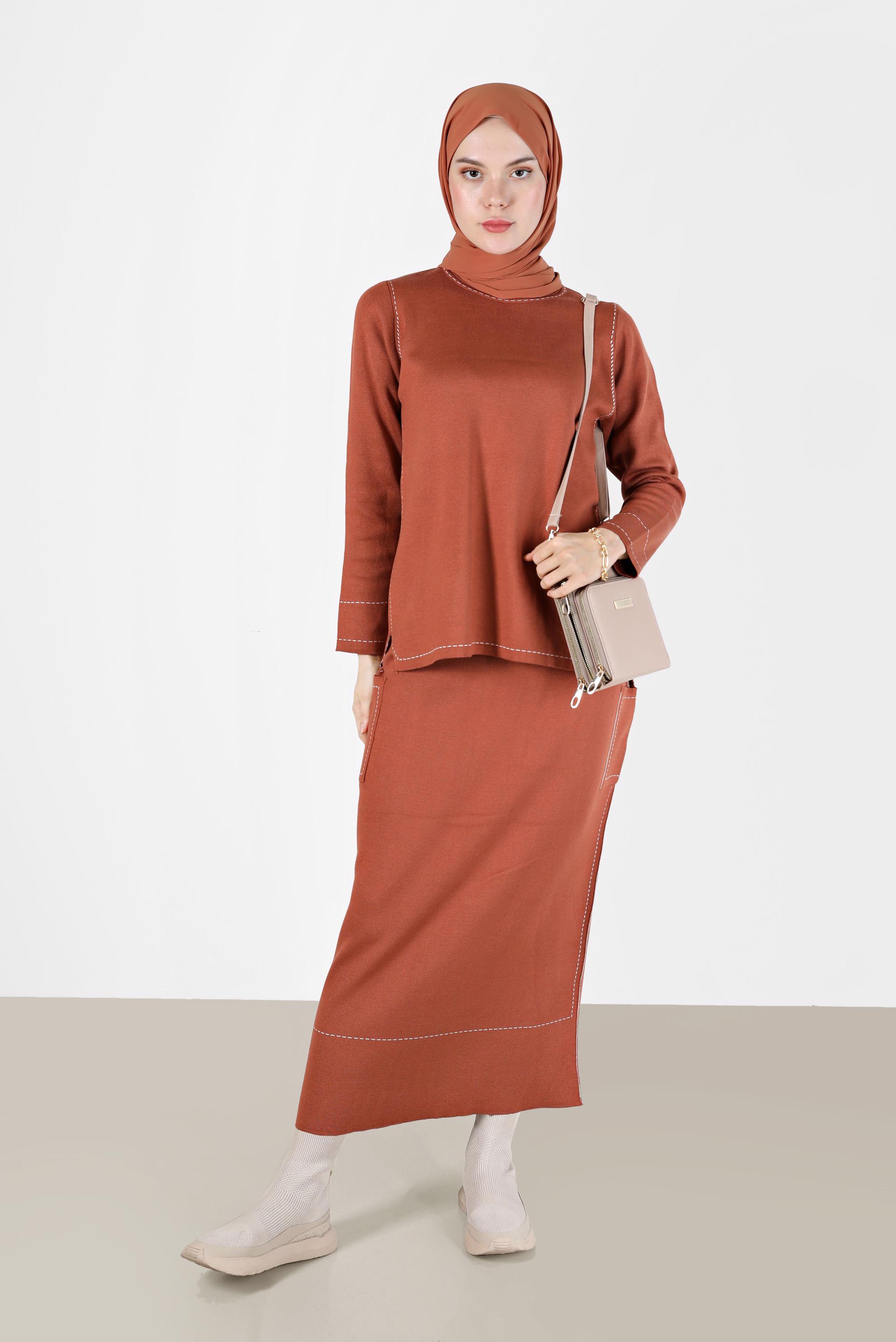 Tesettür giyim TURUNCU DİKİŞ DETAYLI İKİLİ ETEKLİ TRİKO TAKIM 42083 