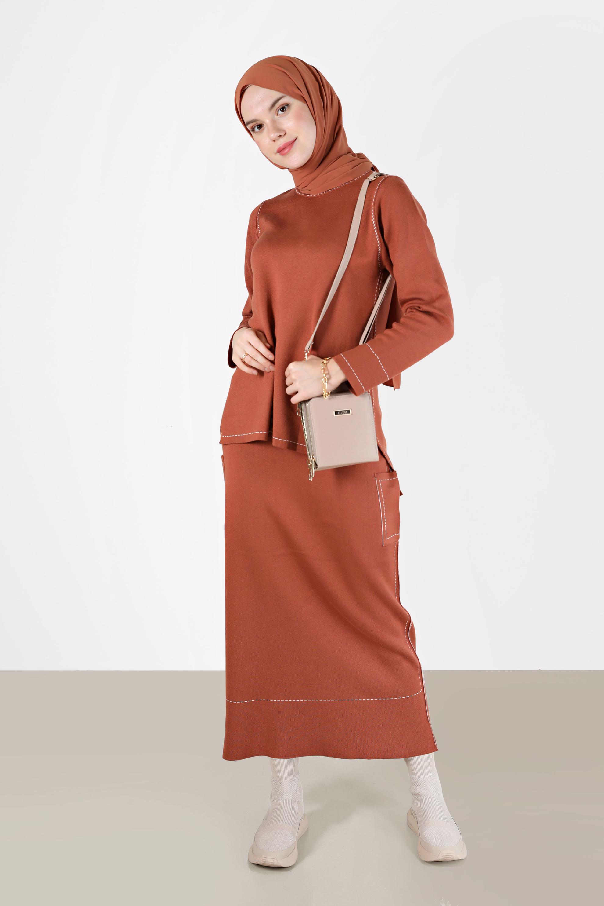 Tesettür giyim TURUNCU DİKİŞ DETAYLI İKİLİ ETEKLİ TRİKO TAKIM 42083 