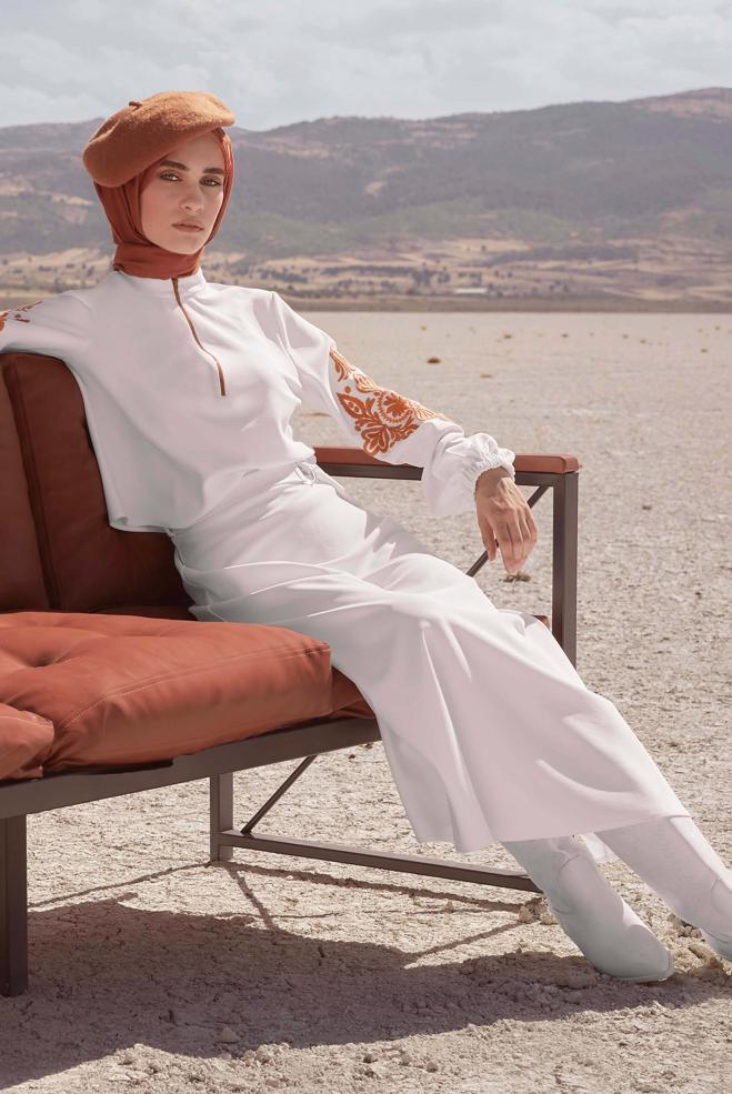 Hijab clothing  ZIPPERED 2-PIECE SKIRTED SUIT WITH EMBROIDERED SLEEVES 42208  - ALVİNA