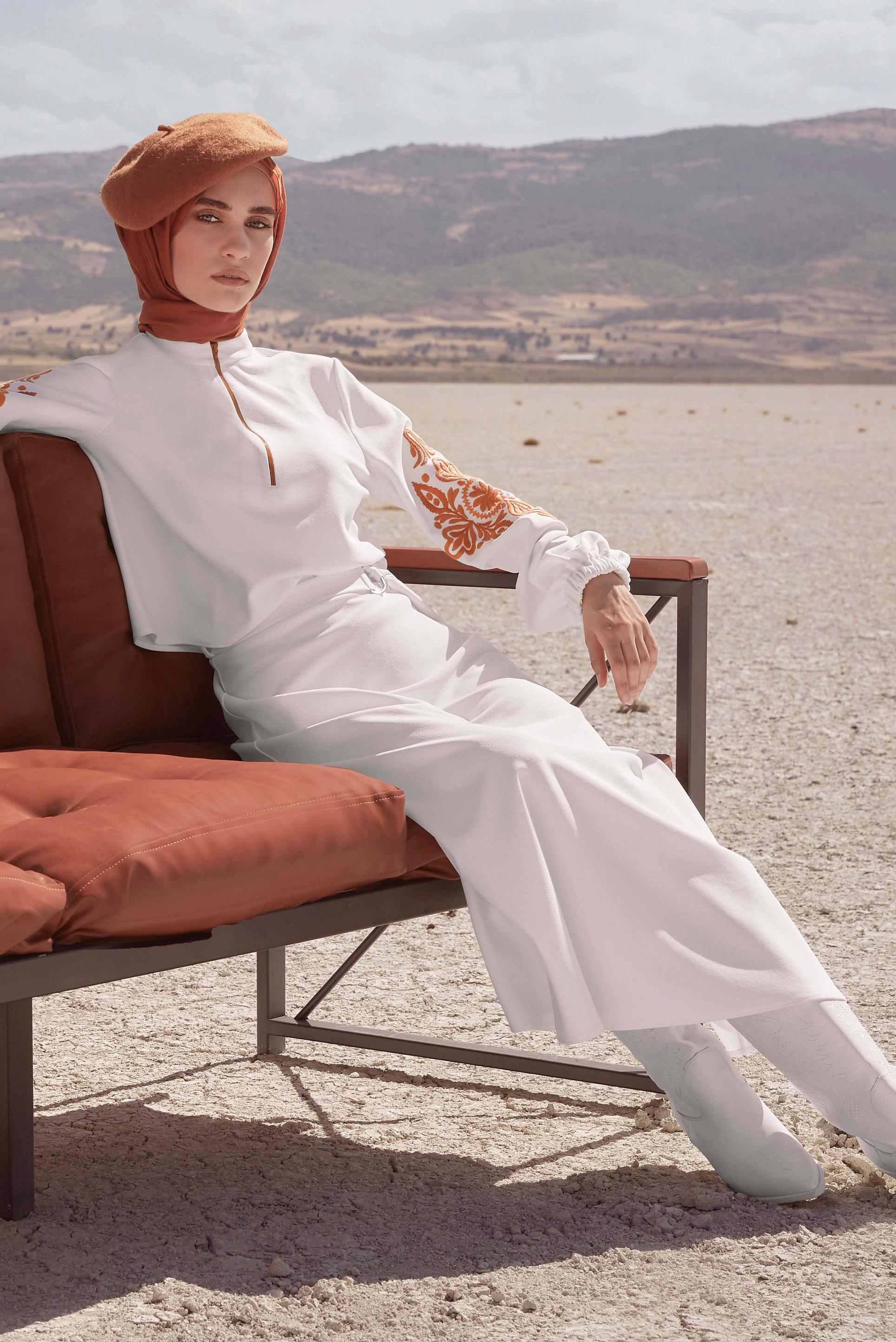 Hijab clothing WHITE ZIPPERED 2-PIECE SKIRTED SUIT WITH EMBROIDERED SLEEVES 42208 