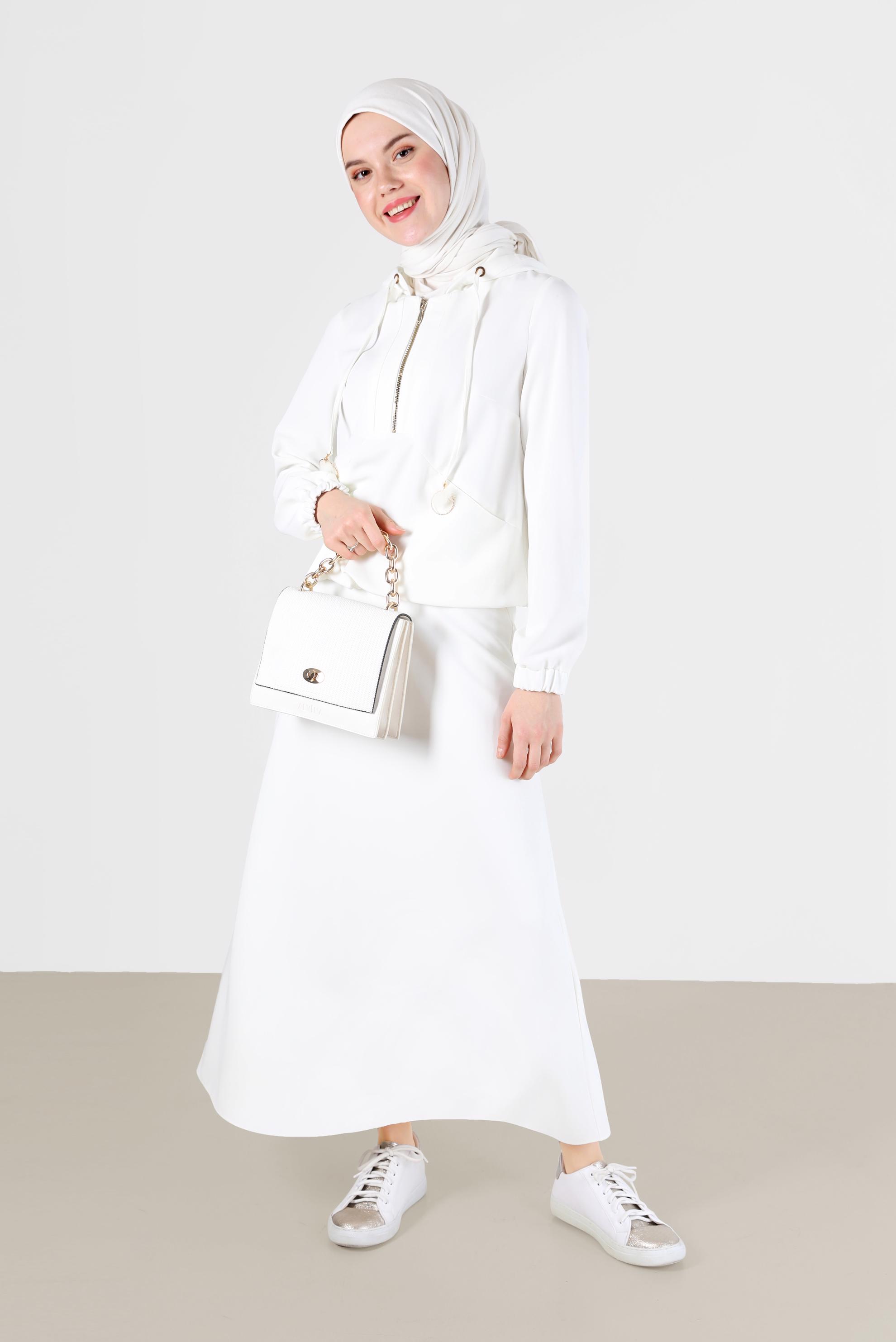 Tesettür giyim BEYAZ BELİ BÜZGÜLÜ FERMUAR DETAYLI İKİLİ ETEKLİ TAKIM 42364 