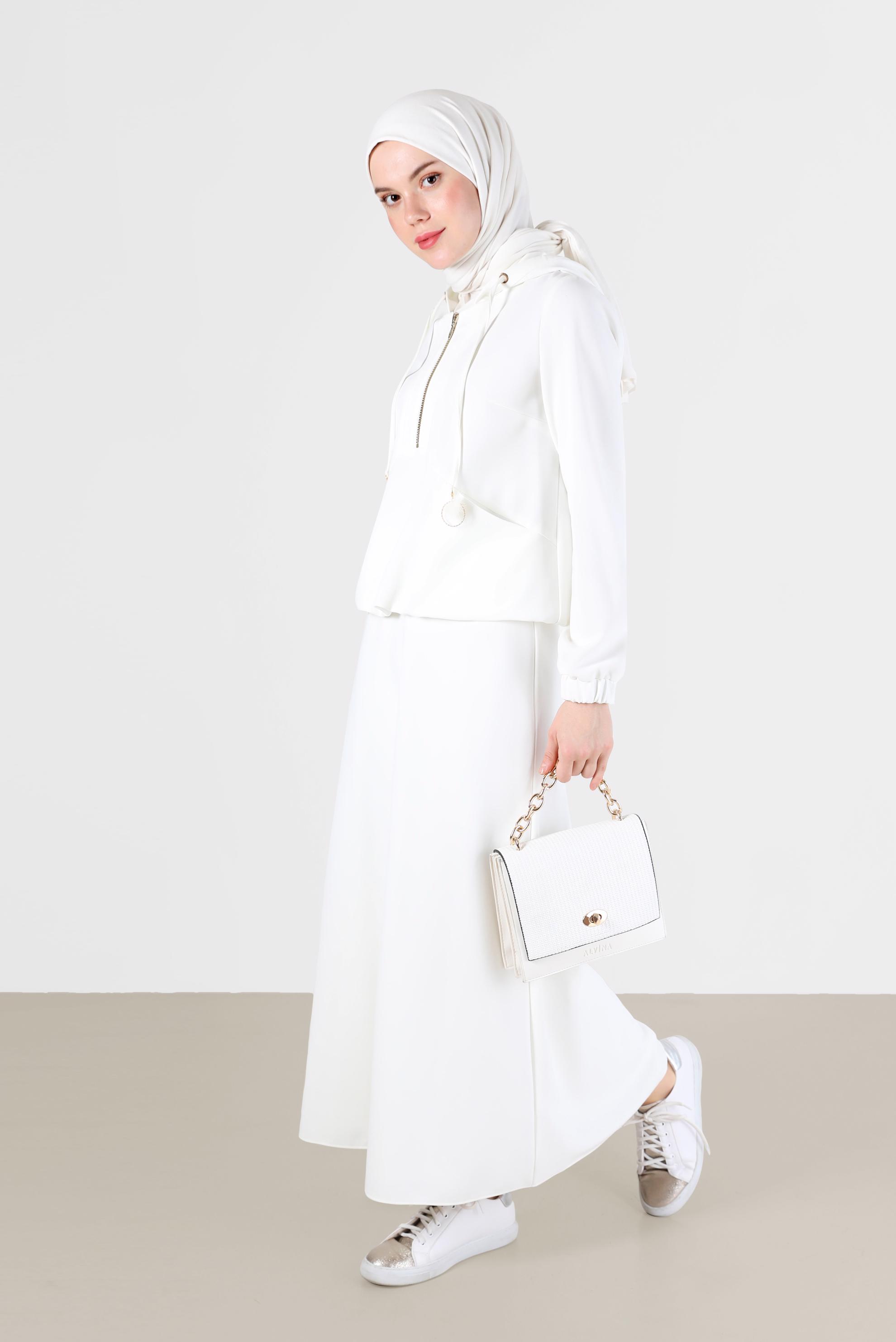 Tesettür giyim BEYAZ BELİ BÜZGÜLÜ FERMUAR DETAYLI İKİLİ ETEKLİ TAKIM 42364 