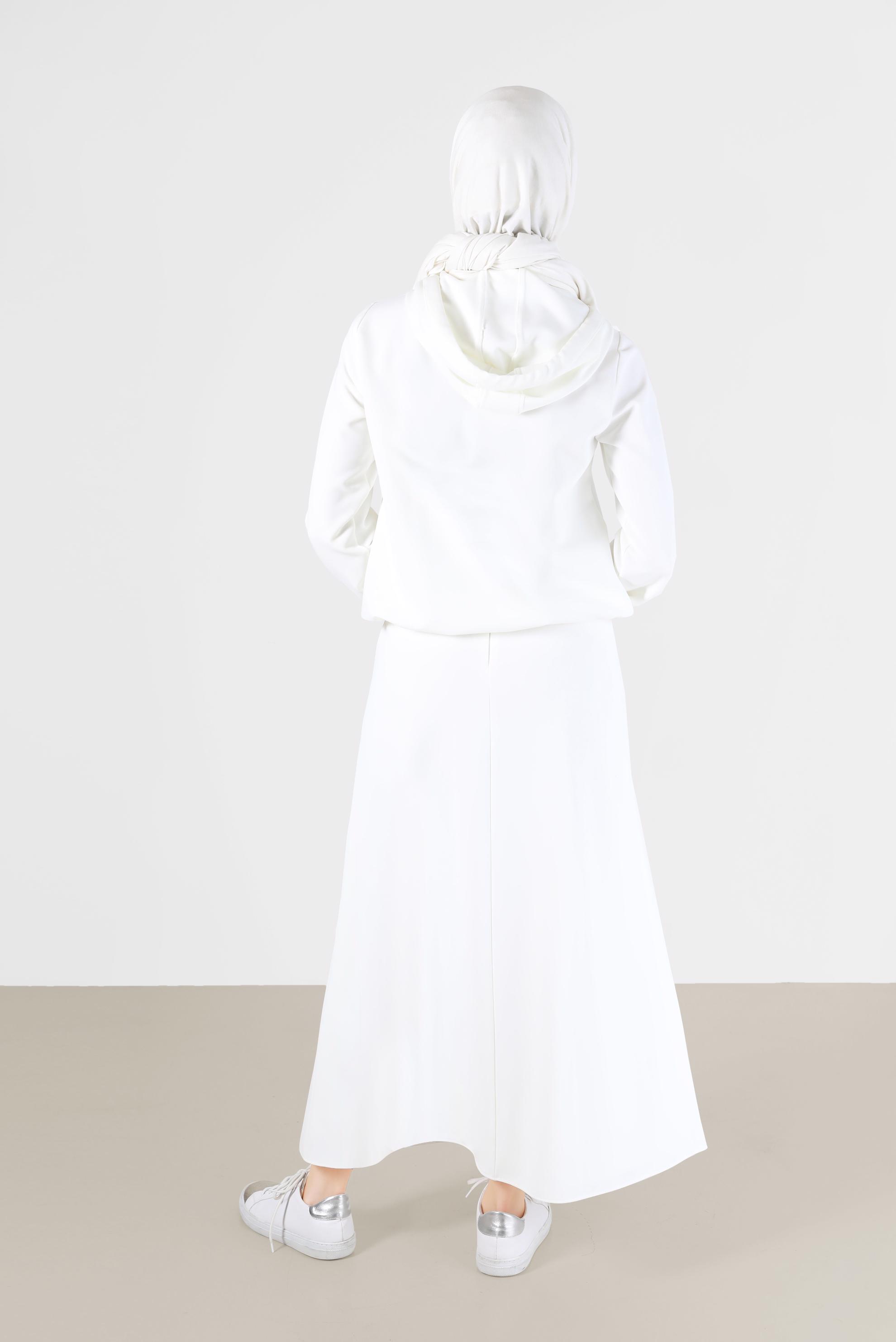 Tesettür giyim BEYAZ BELİ BÜZGÜLÜ FERMUAR DETAYLI İKİLİ ETEKLİ TAKIM 42364 