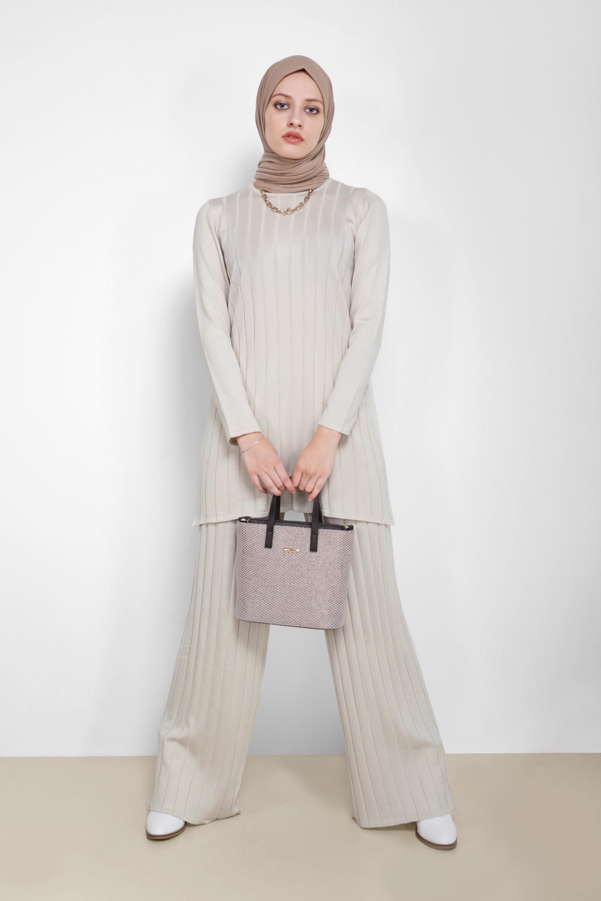 Tesettür giyim BEJ KENDİNDEN DESENLİ BASIC İKİLİ PANT. TRİKO TAKIM 42081 