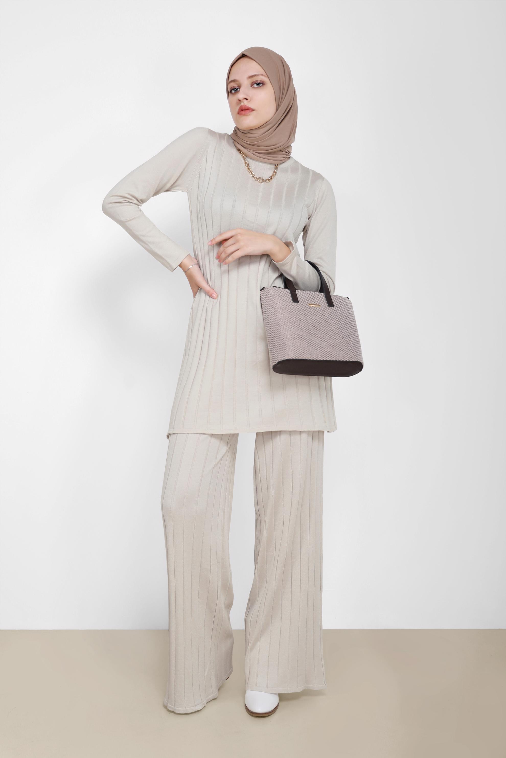 Tesettür giyim BEJ KENDİNDEN DESENLİ BASIC İKİLİ PANT. TRİKO TAKIM 42081 