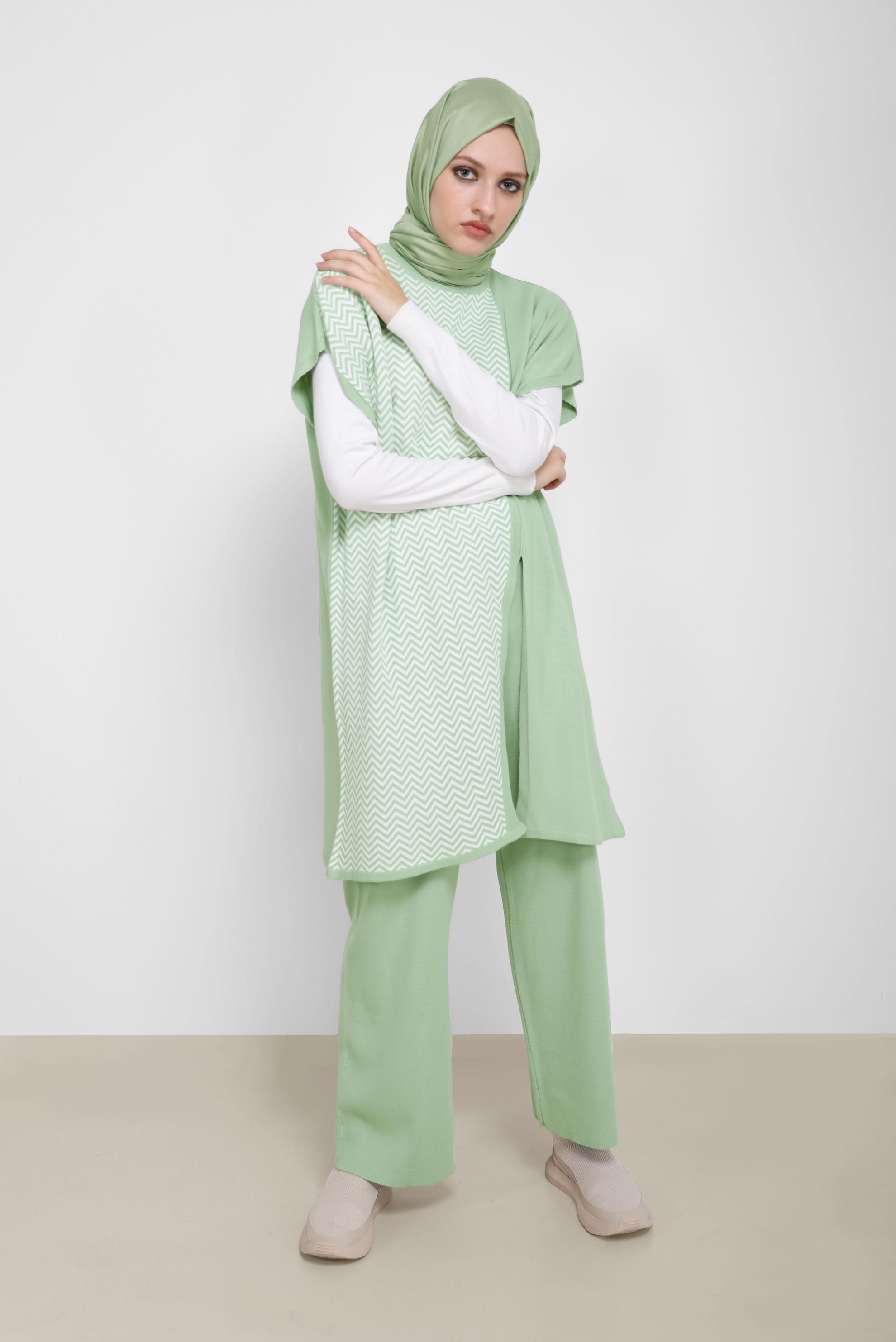Vêtements hijab VERT COSTUME 2 PIÈCES AVEC PANTALON 42116