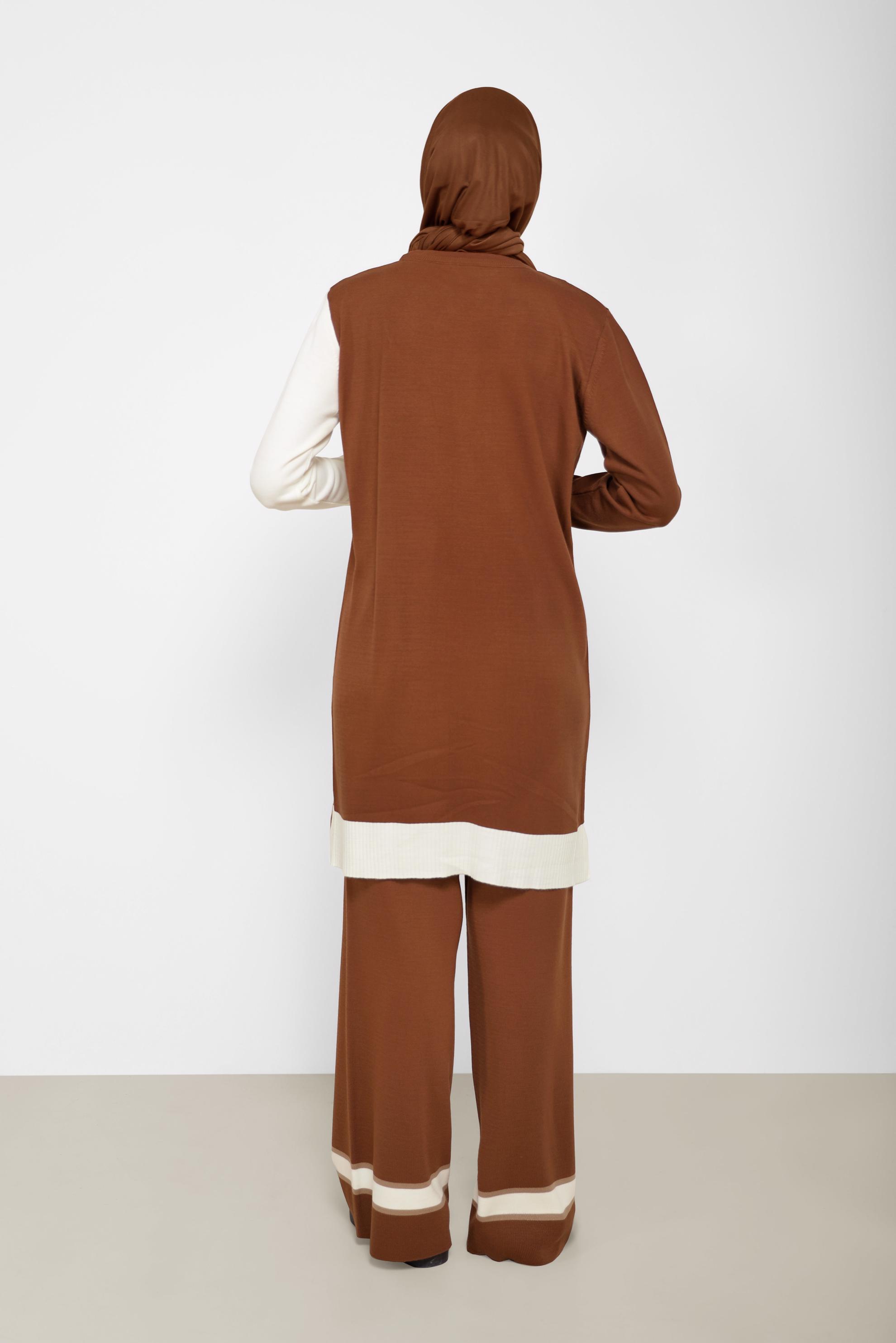Hijab clothing BROWN 3-COLOR STRIPE DETAIL KNITWEAR SUIT WITH PANTS 42117 