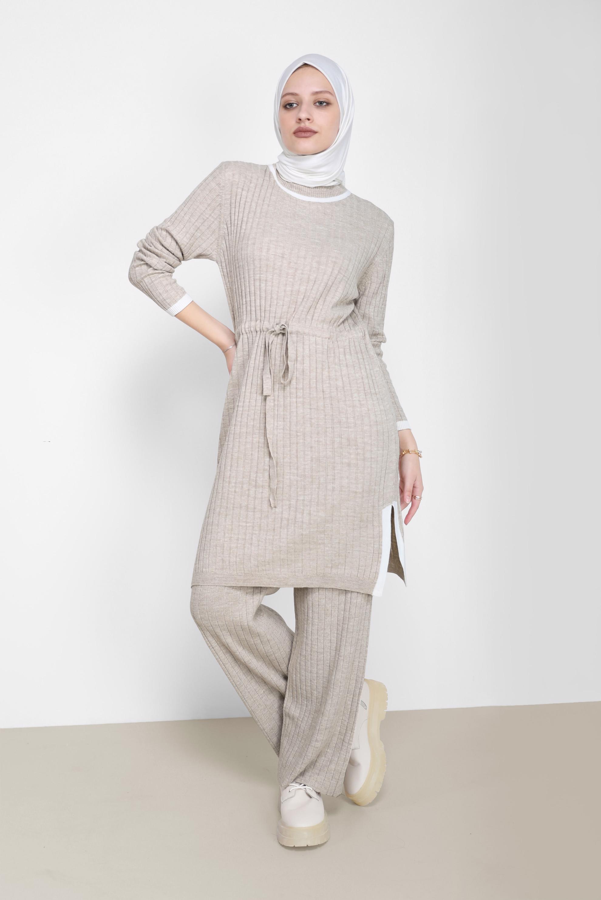 Tesettür giyim BEJ BELDEN BAĞLAMALI İKİLİ PANT.TRİKO TAKIM 42123 