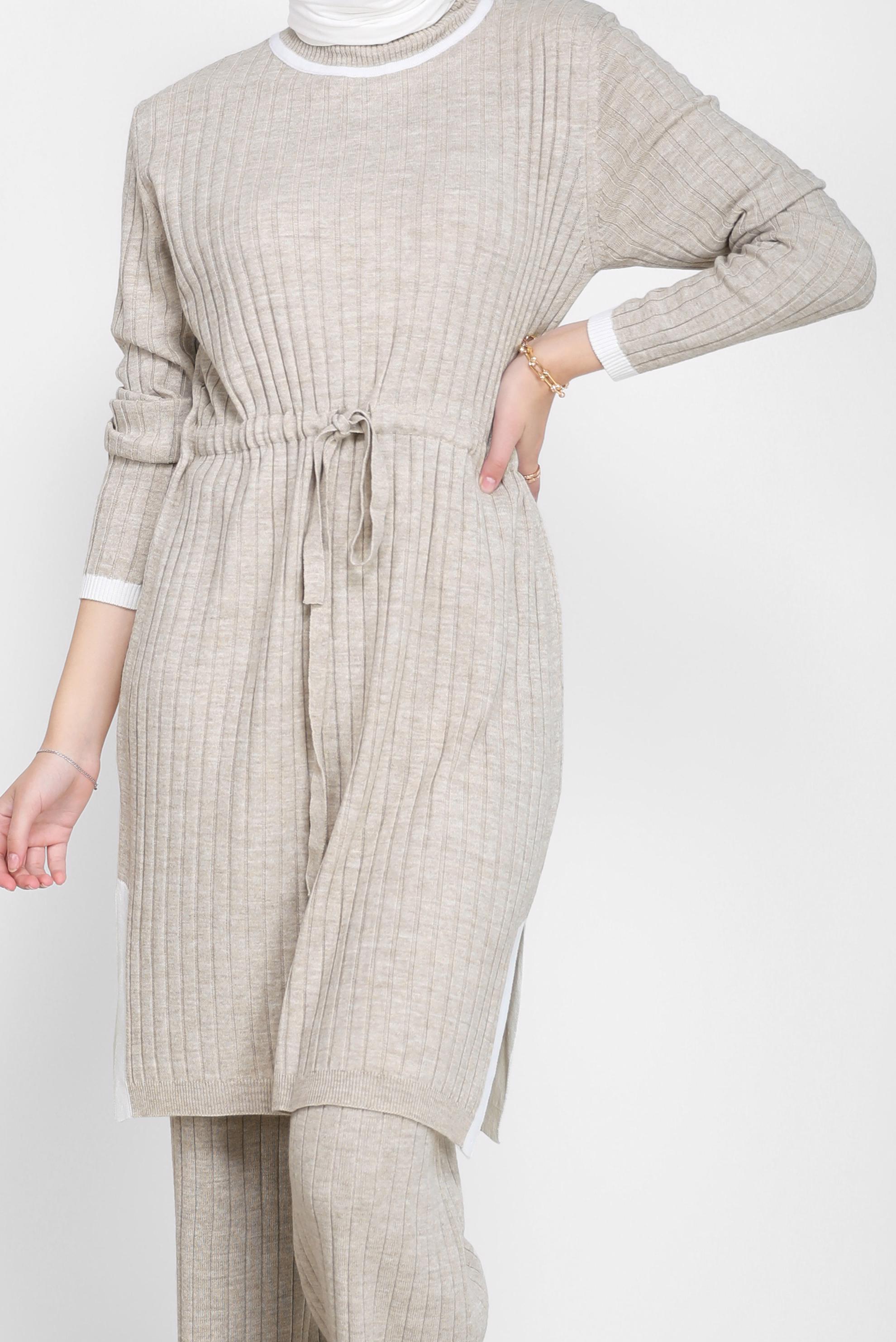 Tesettür giyim BEJ BELDEN BAĞLAMALI İKİLİ PANT.TRİKO TAKIM 42123 