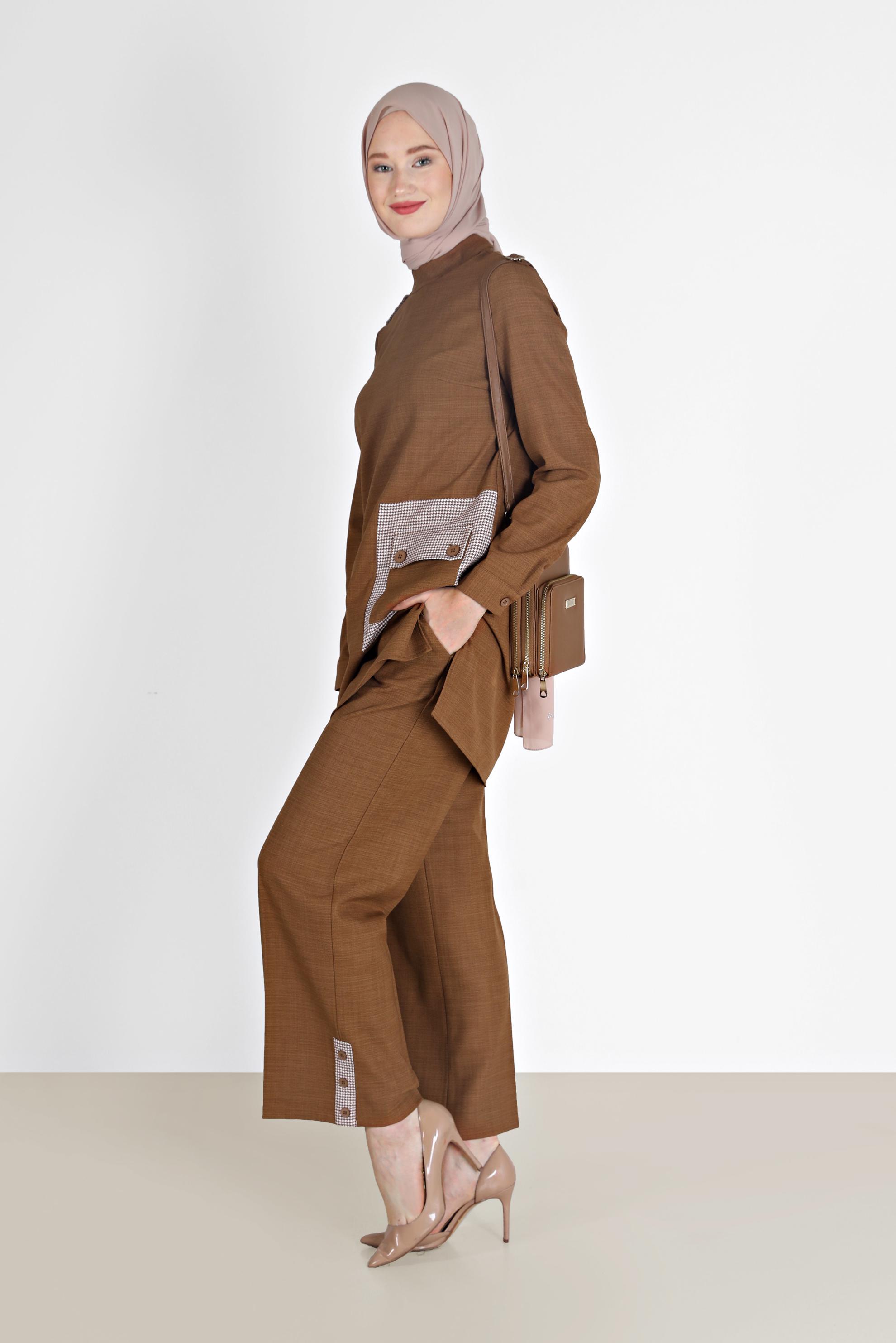 Tesettür giyim KAHVE CEP VE PAÇA DETAYLI İKİLİ PANT.TAKIM 42200 