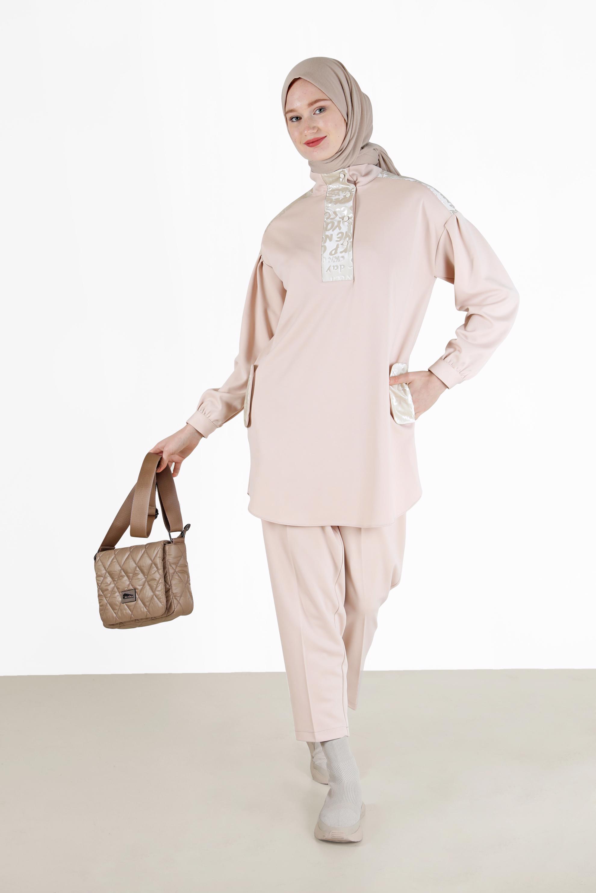 Tesettür giyim BEJ YAZI BASKILI İKİLİ PANT. TAKIM 42264 