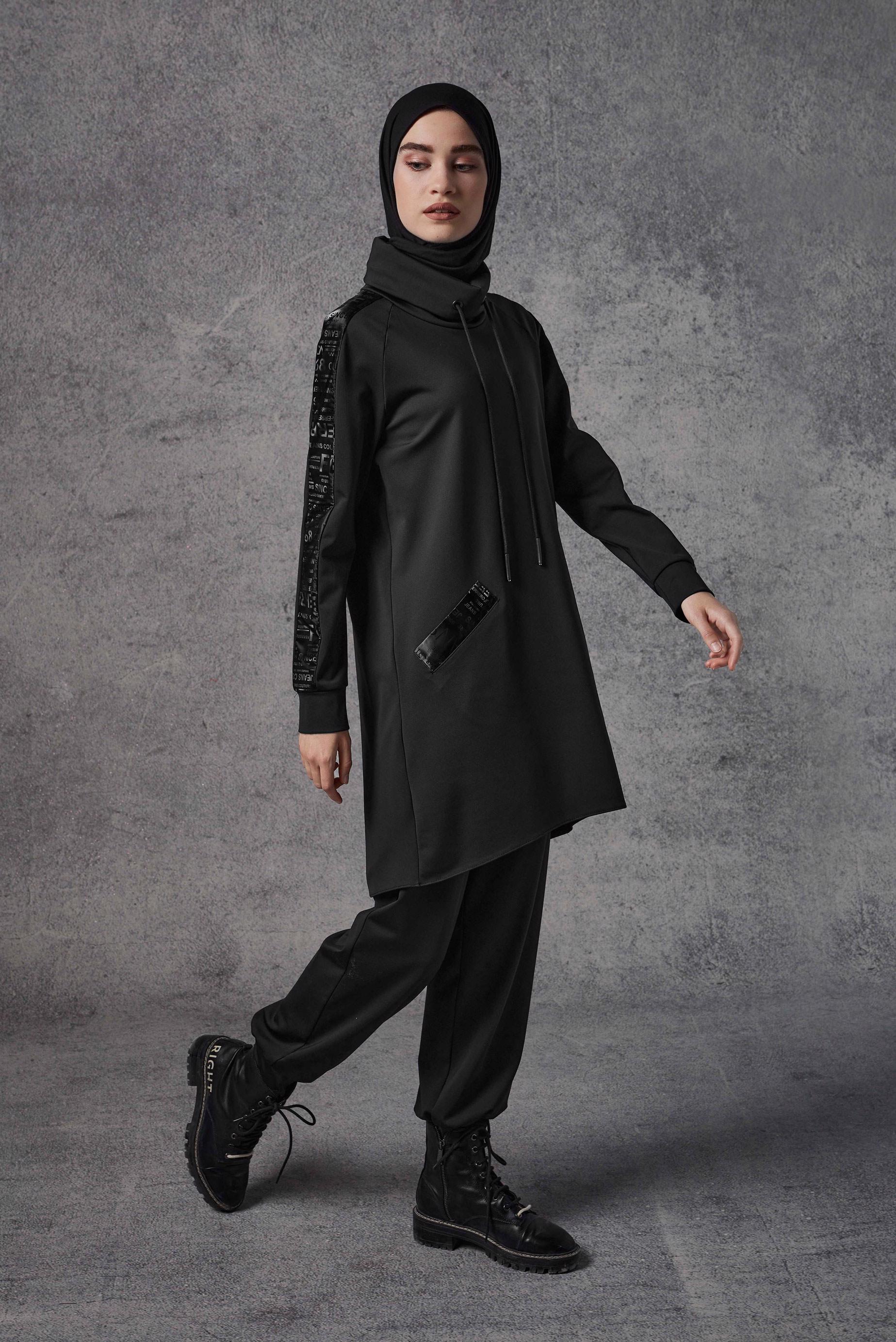 Hijab clothing BLACK SLOGAN PRINT FAUX LEATHER DETAIL 2-PIECE PANTS SUIT 42265