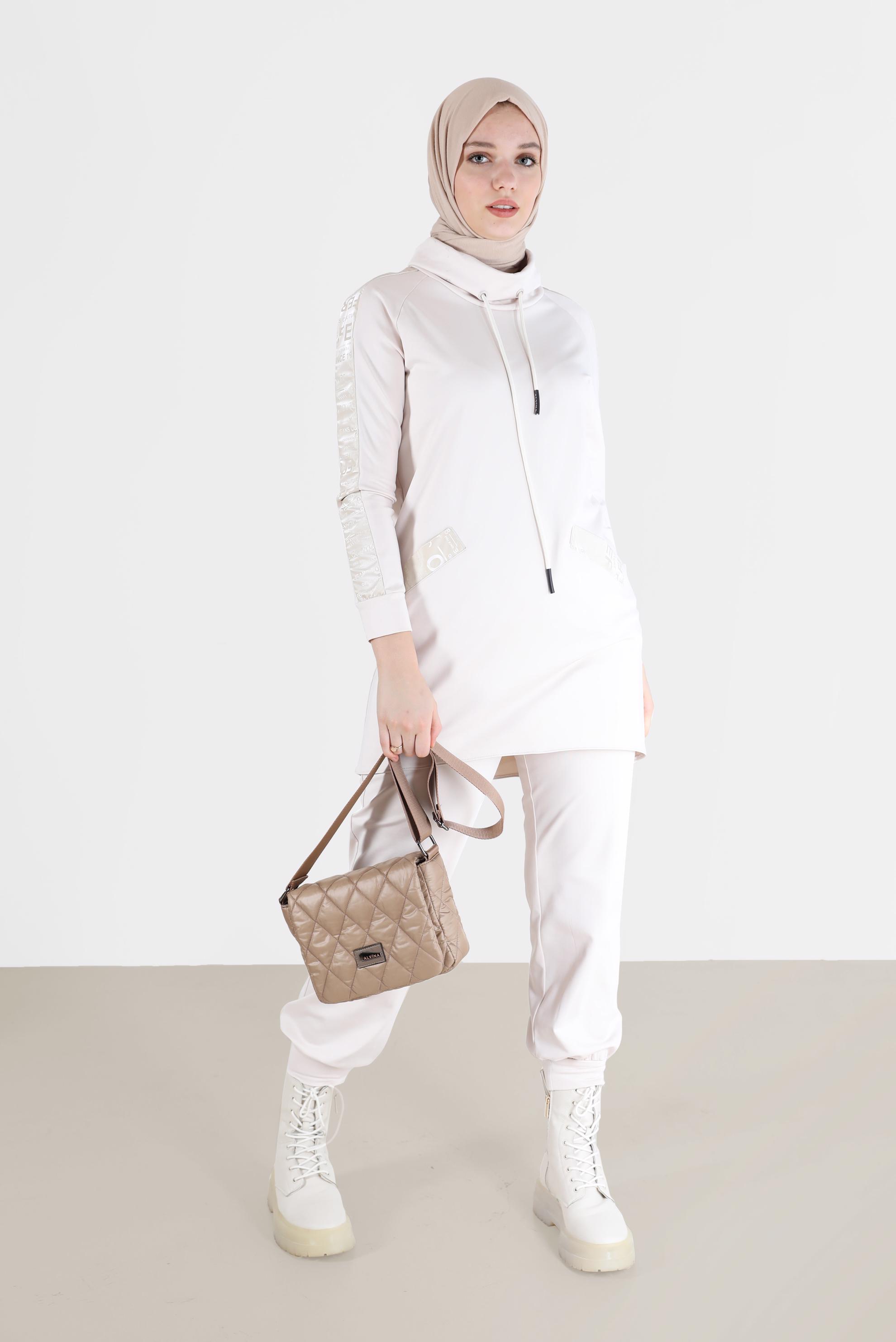 Tesettür giyim BEJ YAZI BASKILI DERİ DETAYLI İKİLİ PANT. TAKIM 42265