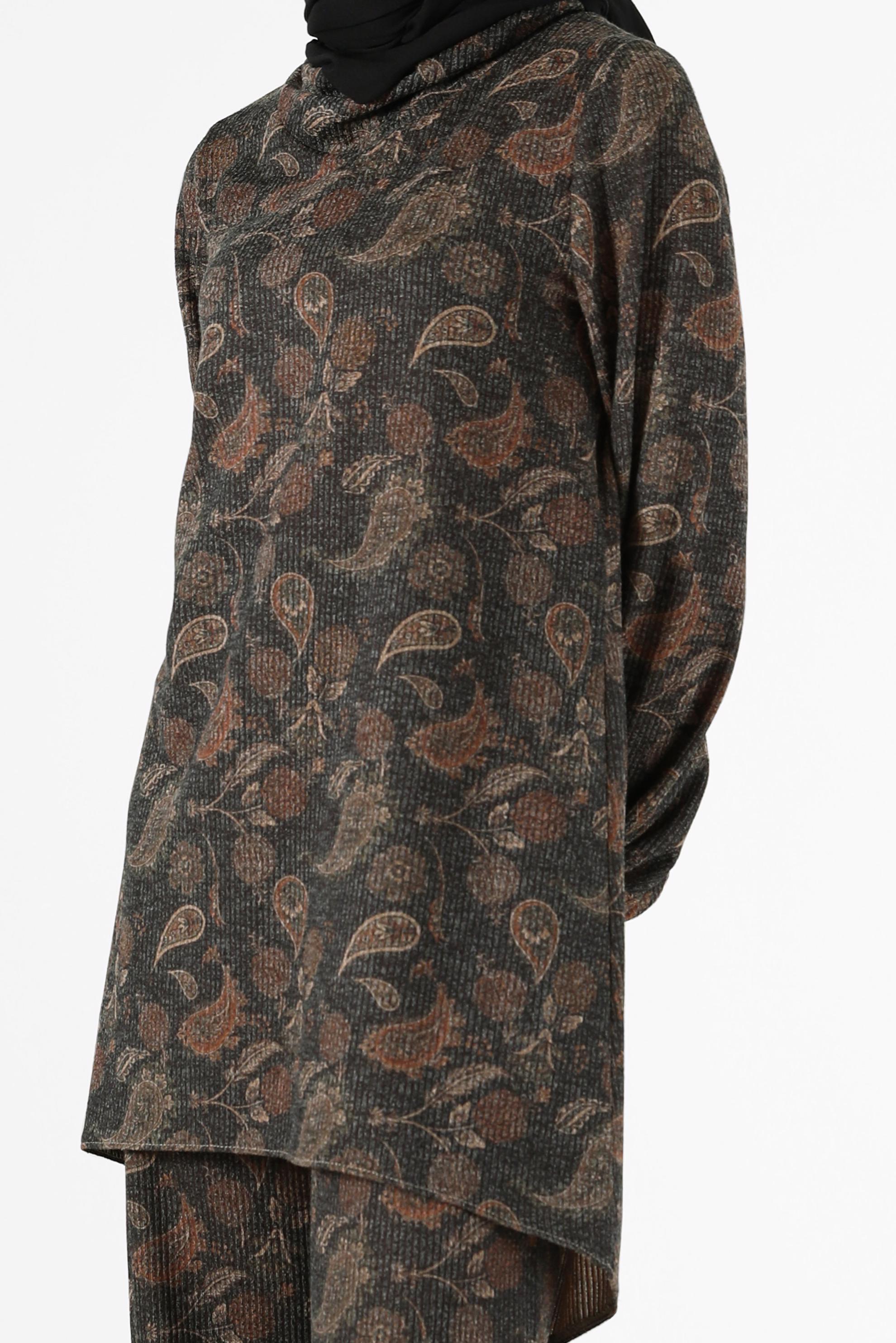 Tesettür giyim SİYAH MANŞETLERİ LASTİKLİ BALIKÇI YAKA DESENLİ İKİLİ PANT. TAKIM 42280 