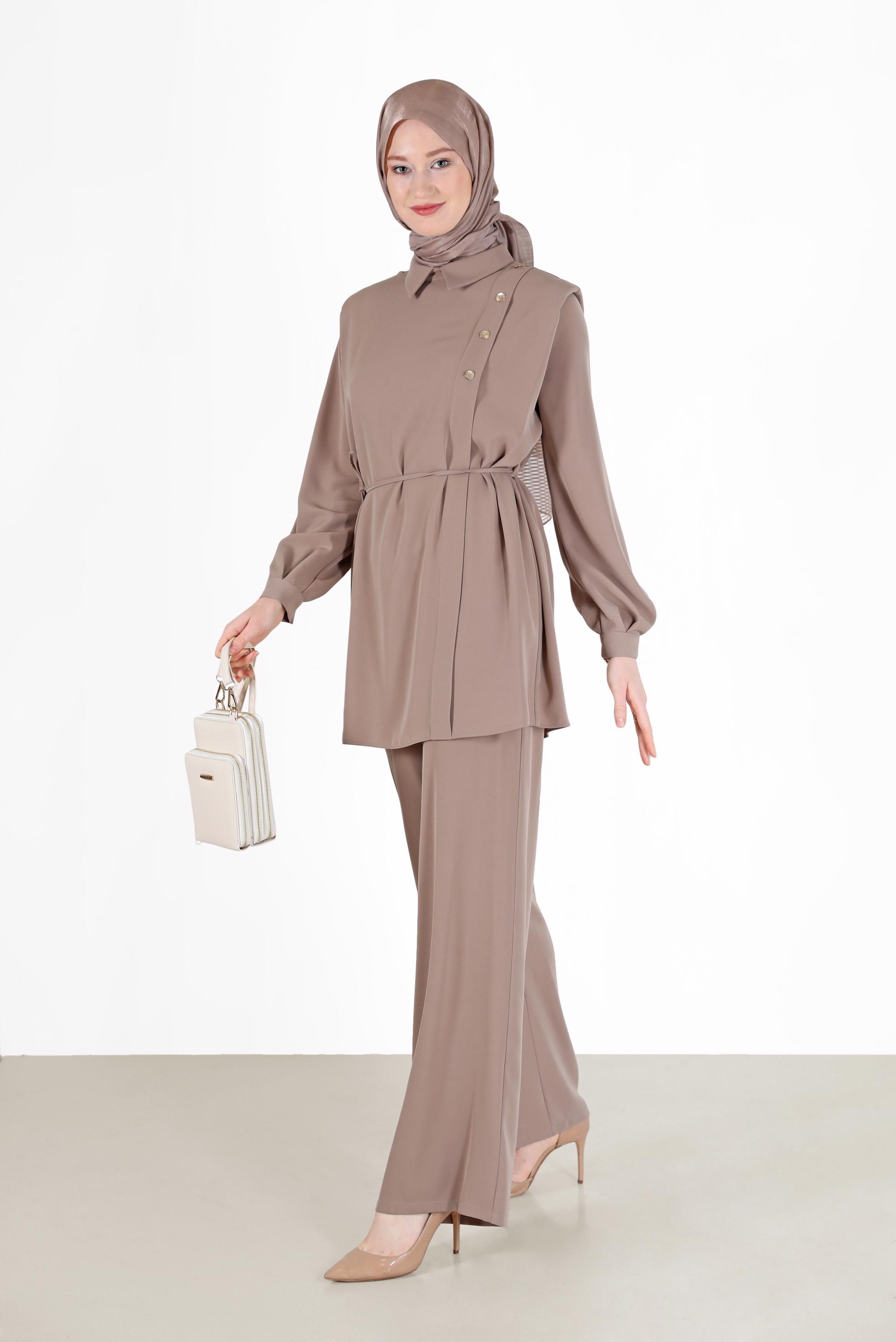 Tesettür giyim BEJ BELİ BAĞLAMALI DÜĞME DETAYLI İKİLİ PANT.TAKIM 42309 