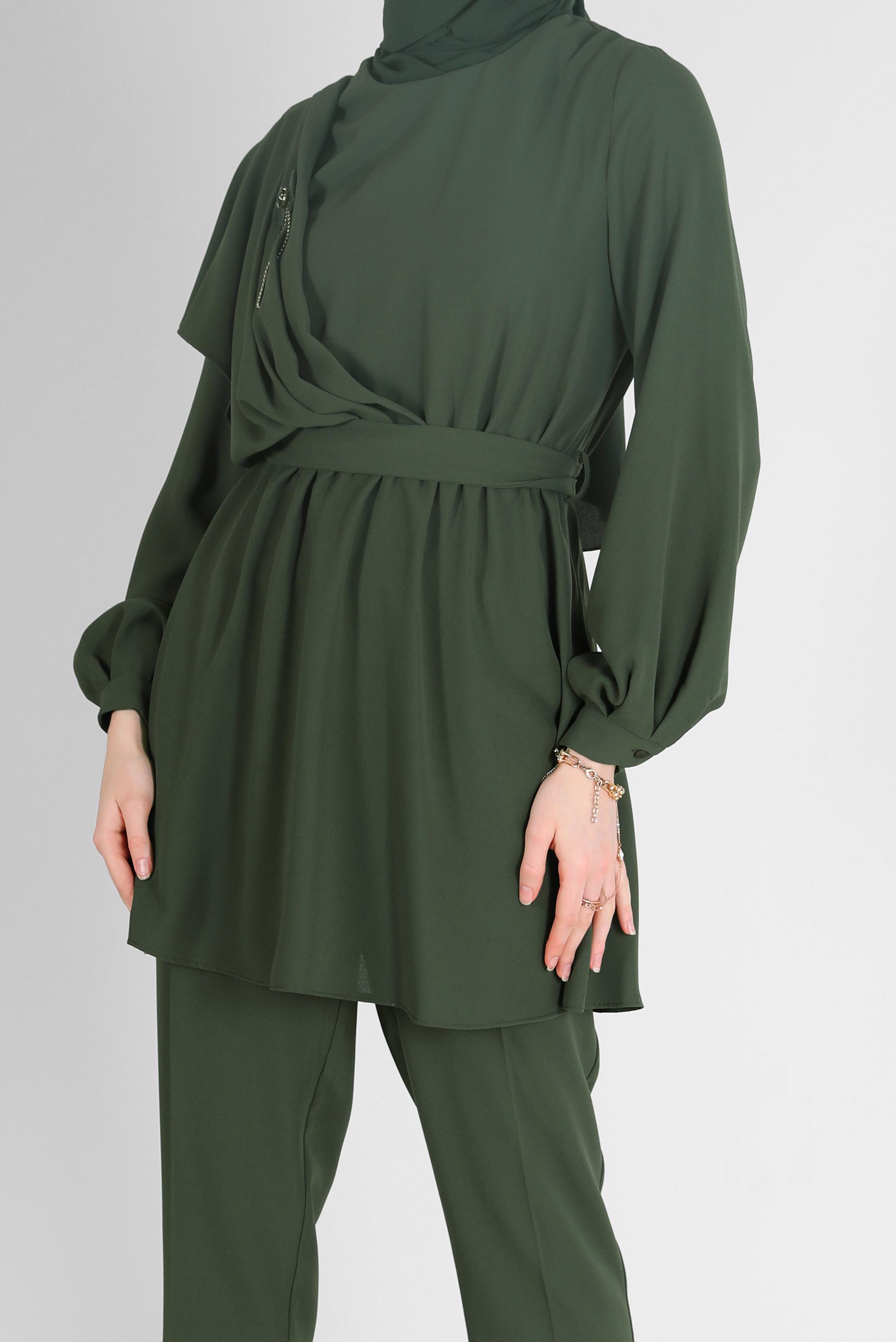 Tesettür giyim HAKİ BELİ KUŞAKLI ASİMETRİK KESİM İKİLİ PANT. TAKIM 42310