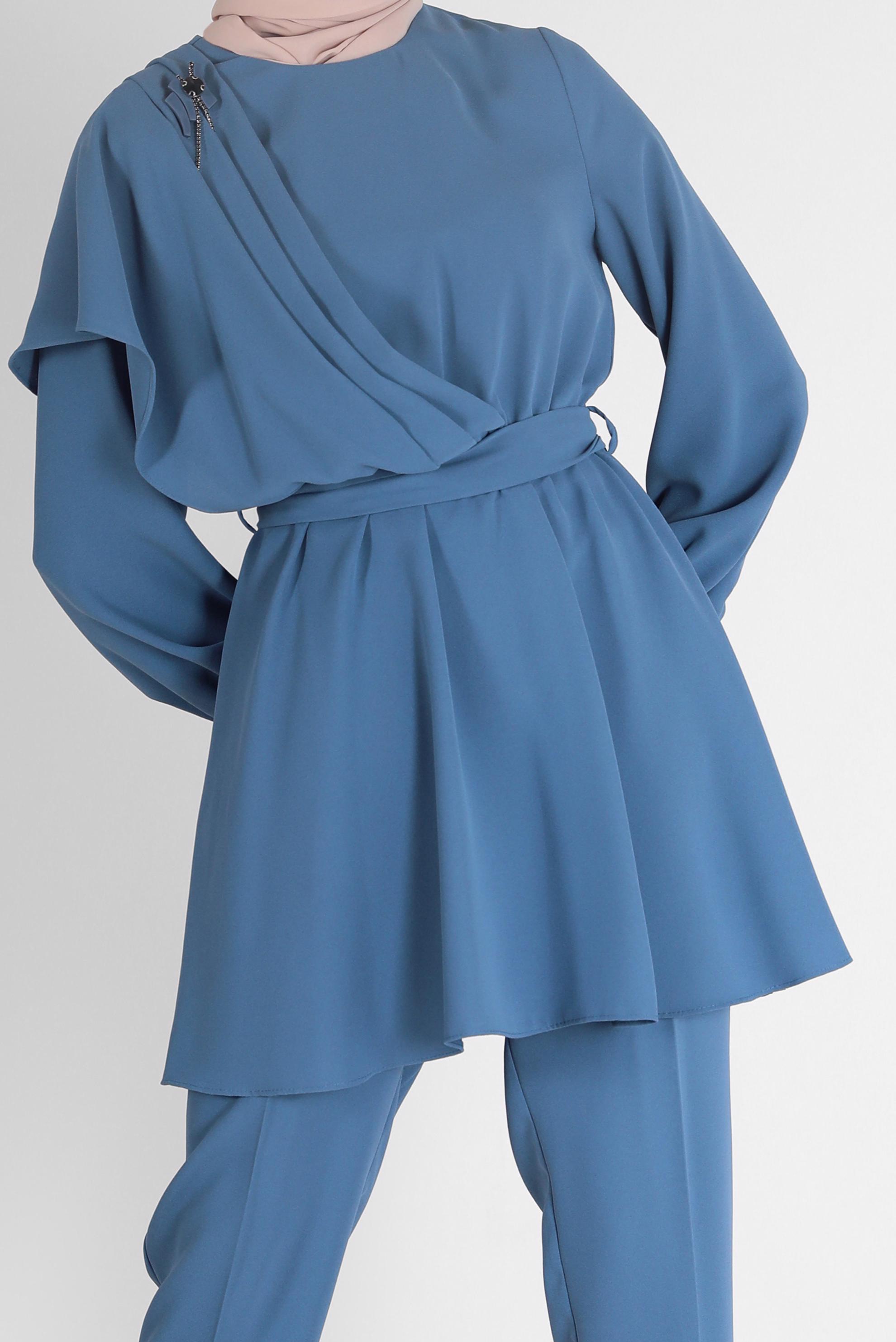 Tesettür giyim LACİVERT BELİ KUŞAKLI ASİMETRİK KESİM İKİLİ PANT. TAKIM 42310