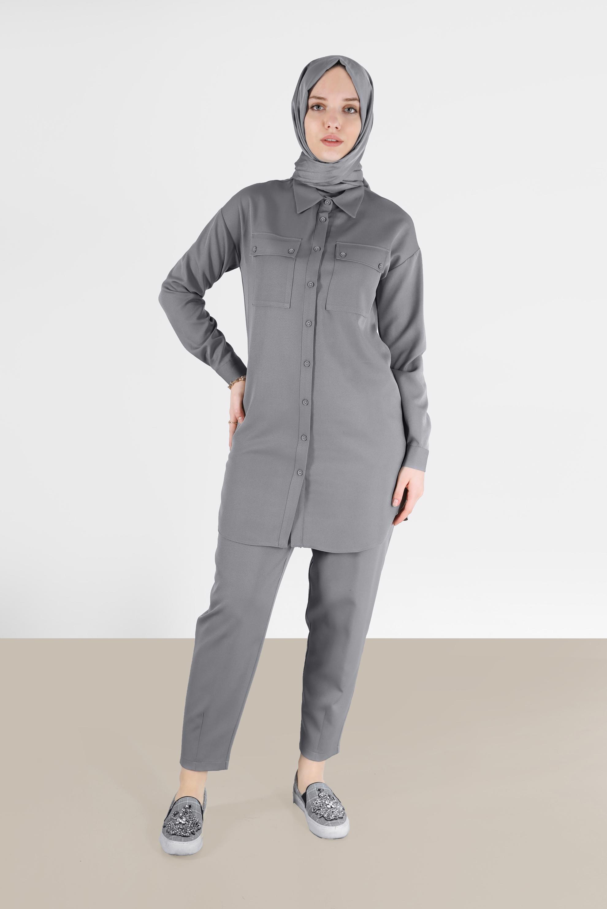 Tesettür giyim GRİ DÜĞME DETAYLI CEPLİ İKİLİ PANT. TAKIM 42312 