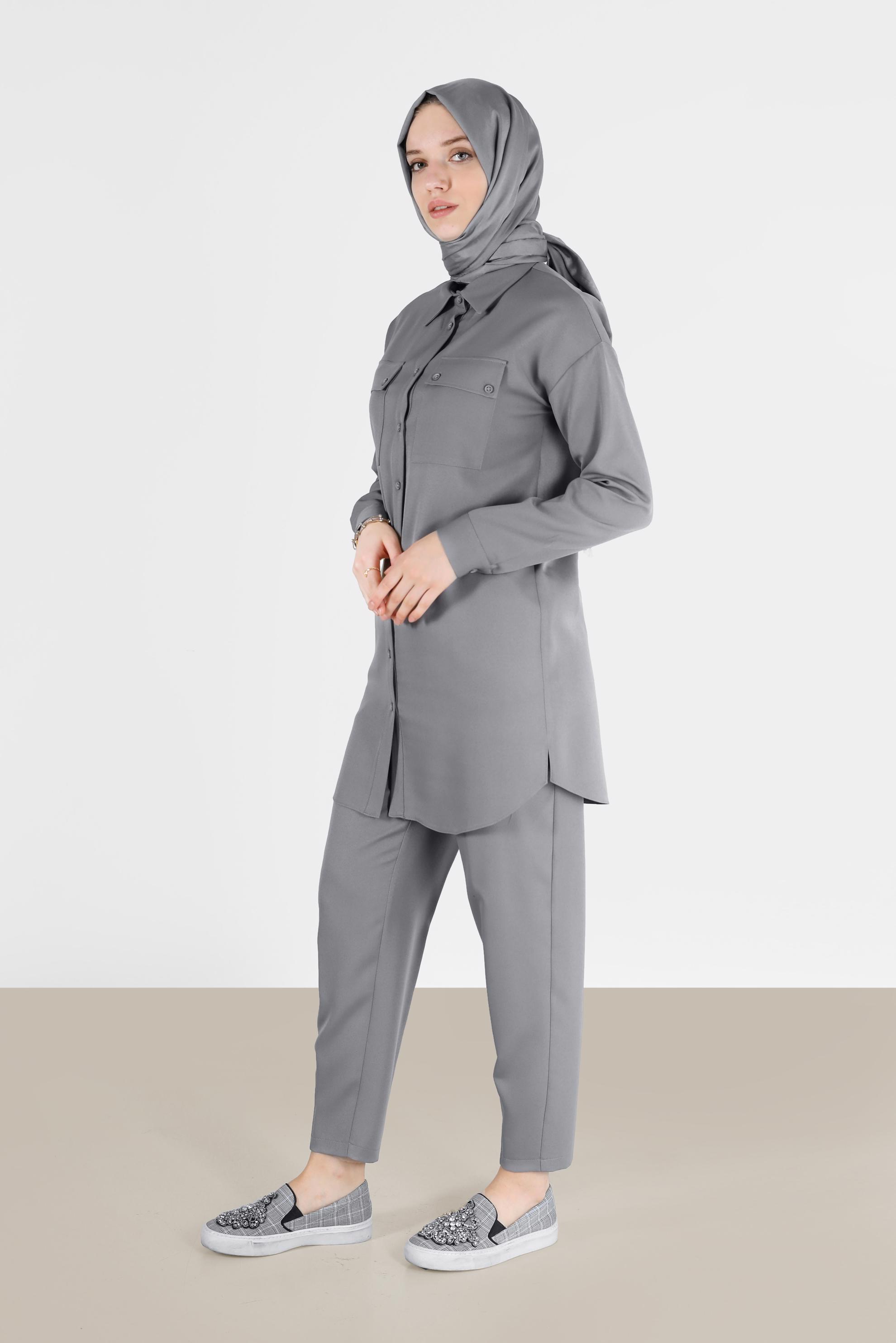 Tesettür giyim GRİ DÜĞME DETAYLI CEPLİ İKİLİ PANT. TAKIM 42312 