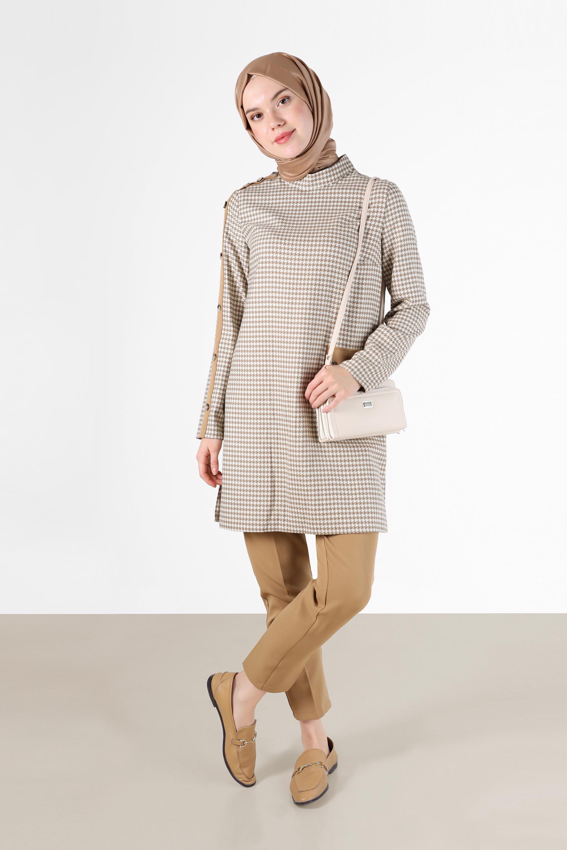 Tesettür giyim KAHVE DÜĞME VE CEP DETAYLI KAZAYAĞI DESEN İKİLİ PANT. TAKIM 42317 