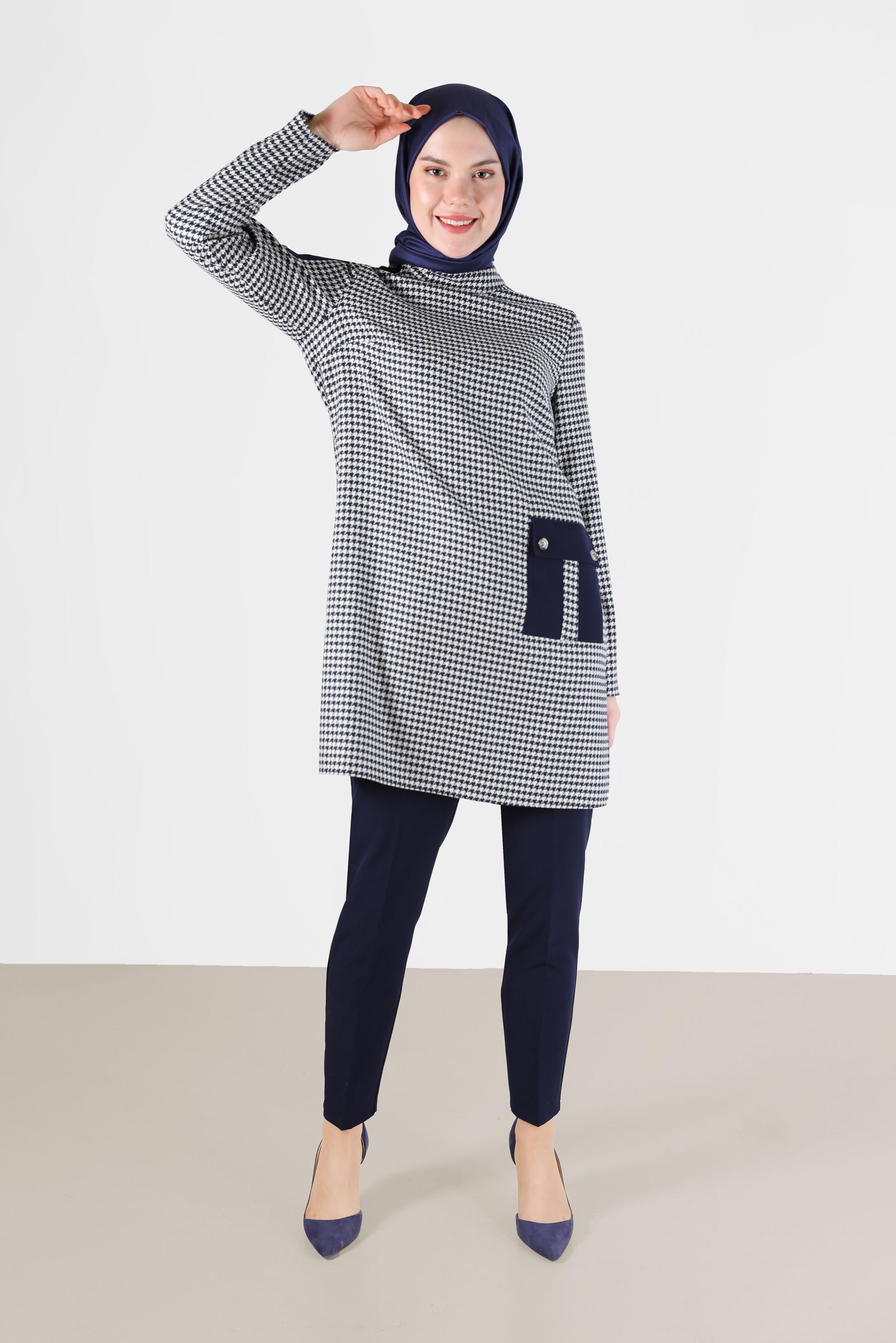 Tesettür giyim LACİVERT DÜĞME VE CEP DETAYLI KAZAYAĞI DESEN İKİLİ PANT. TAKIM 42317 