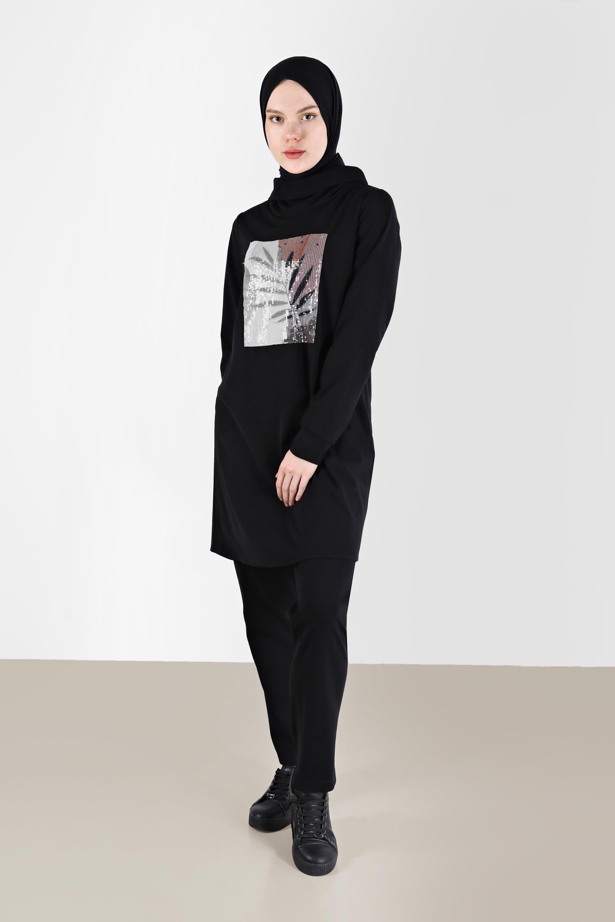 Tesettür giyim SİYAH PUL PAYET DETAYLI DESENLİ DEGAJE YAKA İKİLİ PANT. TAKIM 42369	