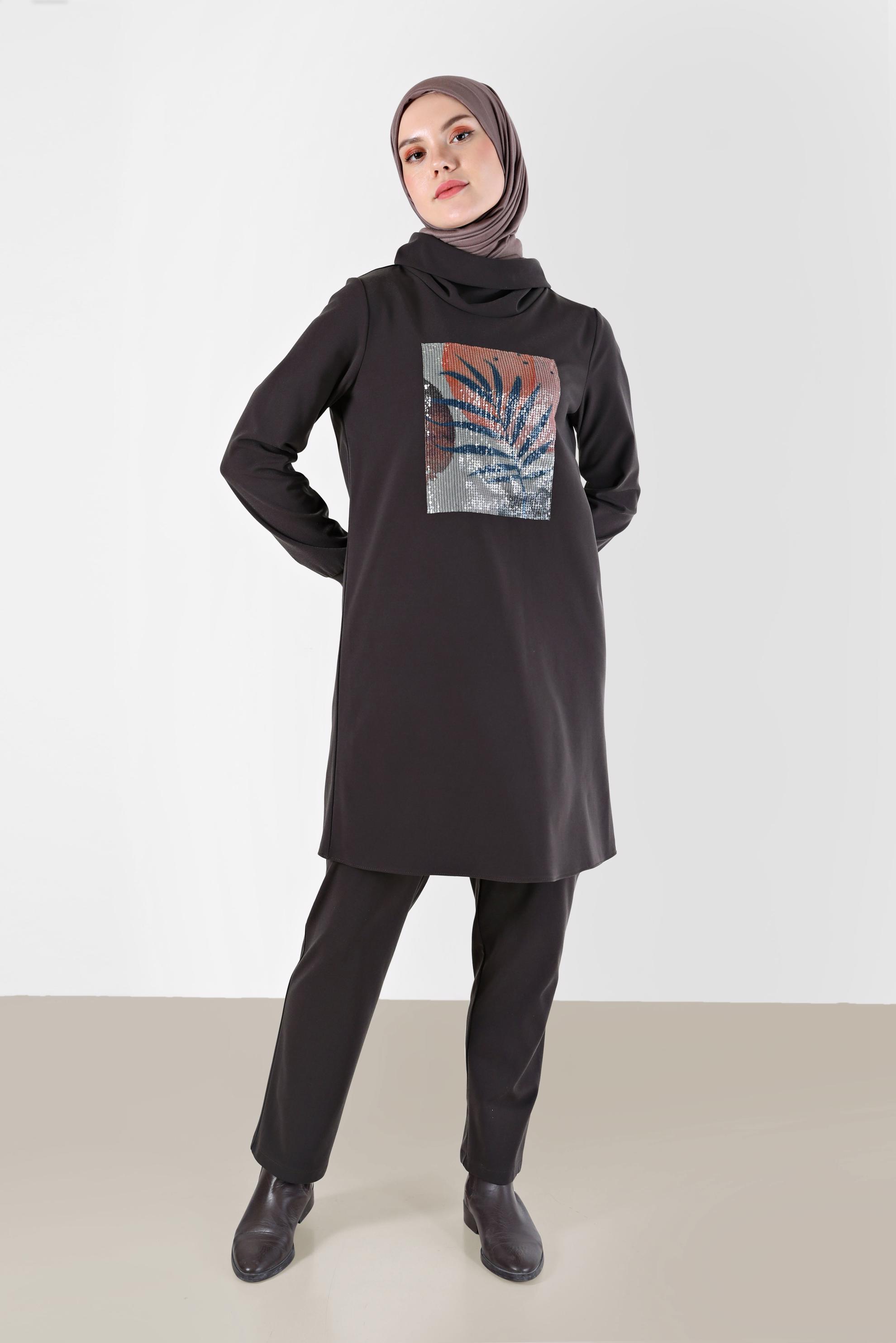 Tesettür giyim KAHVE PUL PAYET DETAYLI DESENLİ DEGAJE YAKA İKİLİ PANT. TAKIM 42369	