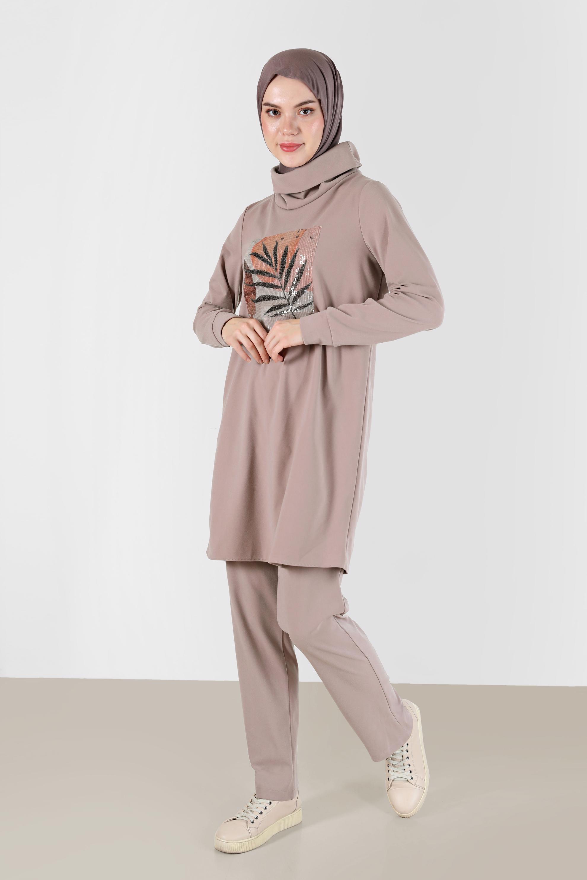 Tesettür giyim PUDRA PUL PAYET DETAYLI DESENLİ DEGAJE YAKA İKİLİ PANT. TAKIM 42369	