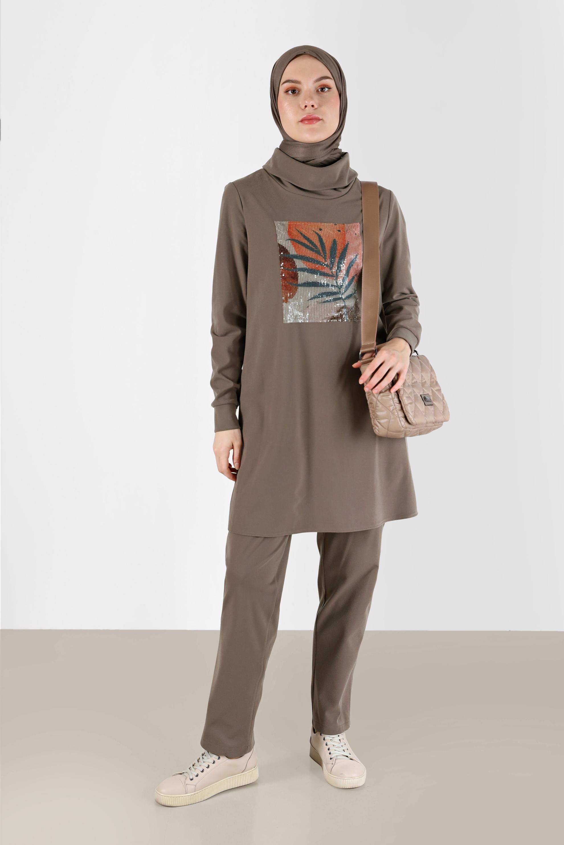 Tesettür giyim VİZON PUL PAYET DETAYLI DESENLİ DEGAJE YAKA İKİLİ PANT. TAKIM 42369	