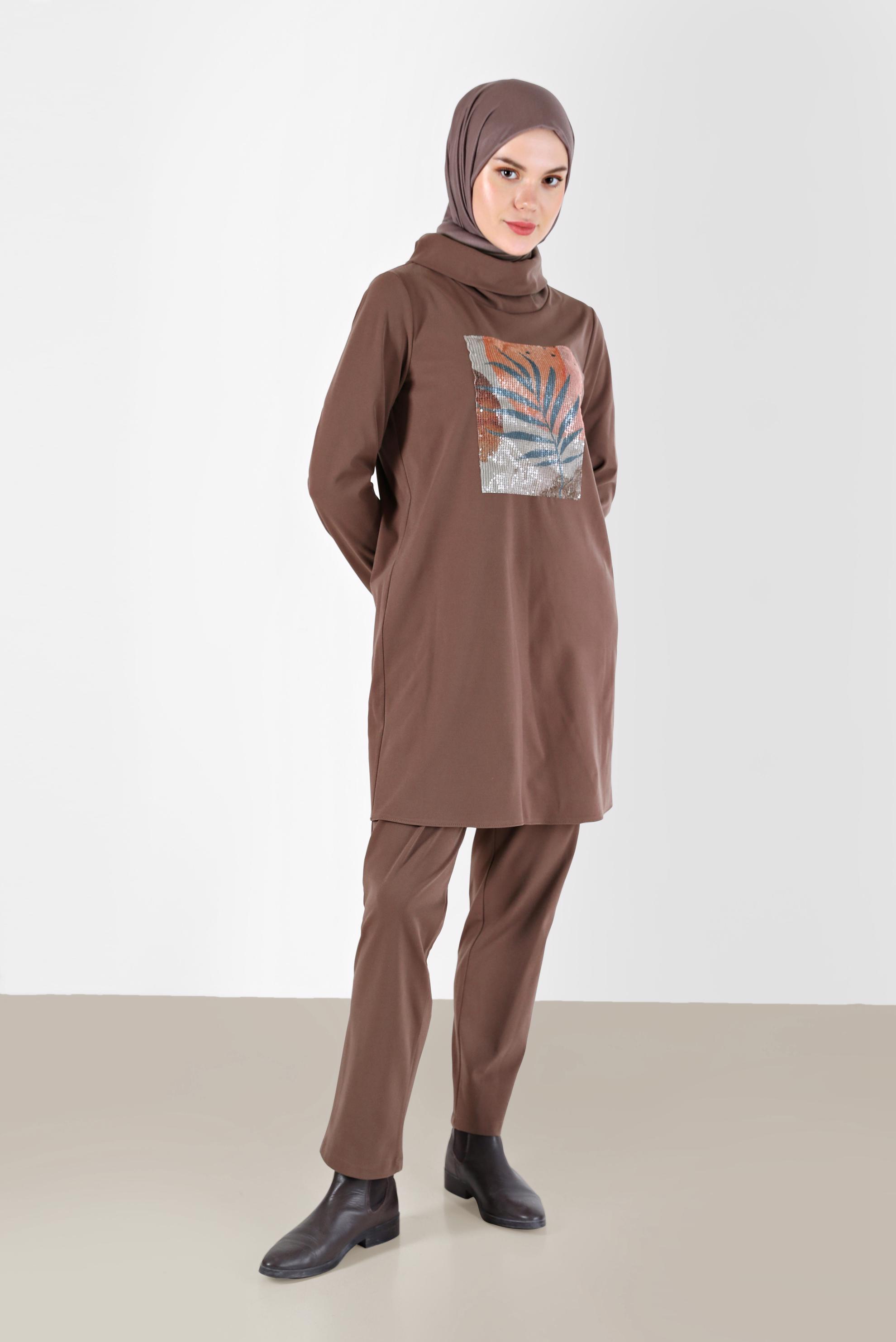 Tesettür giyim KAHVE PUL PAYET DETAYLI DESENLİ DEGAJE YAKA İKİLİ PANT. TAKIM 42369	