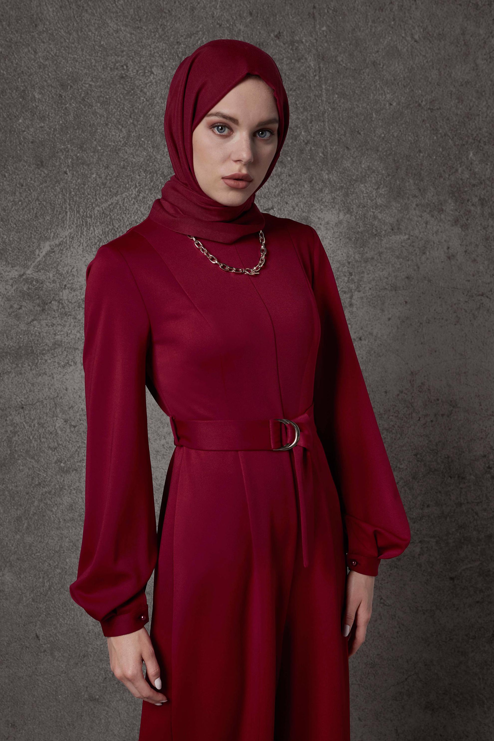 Tesettür giyim KIRMIZI YIRTMAÇ DETAYLI KUŞAKLI TULUM 42196 