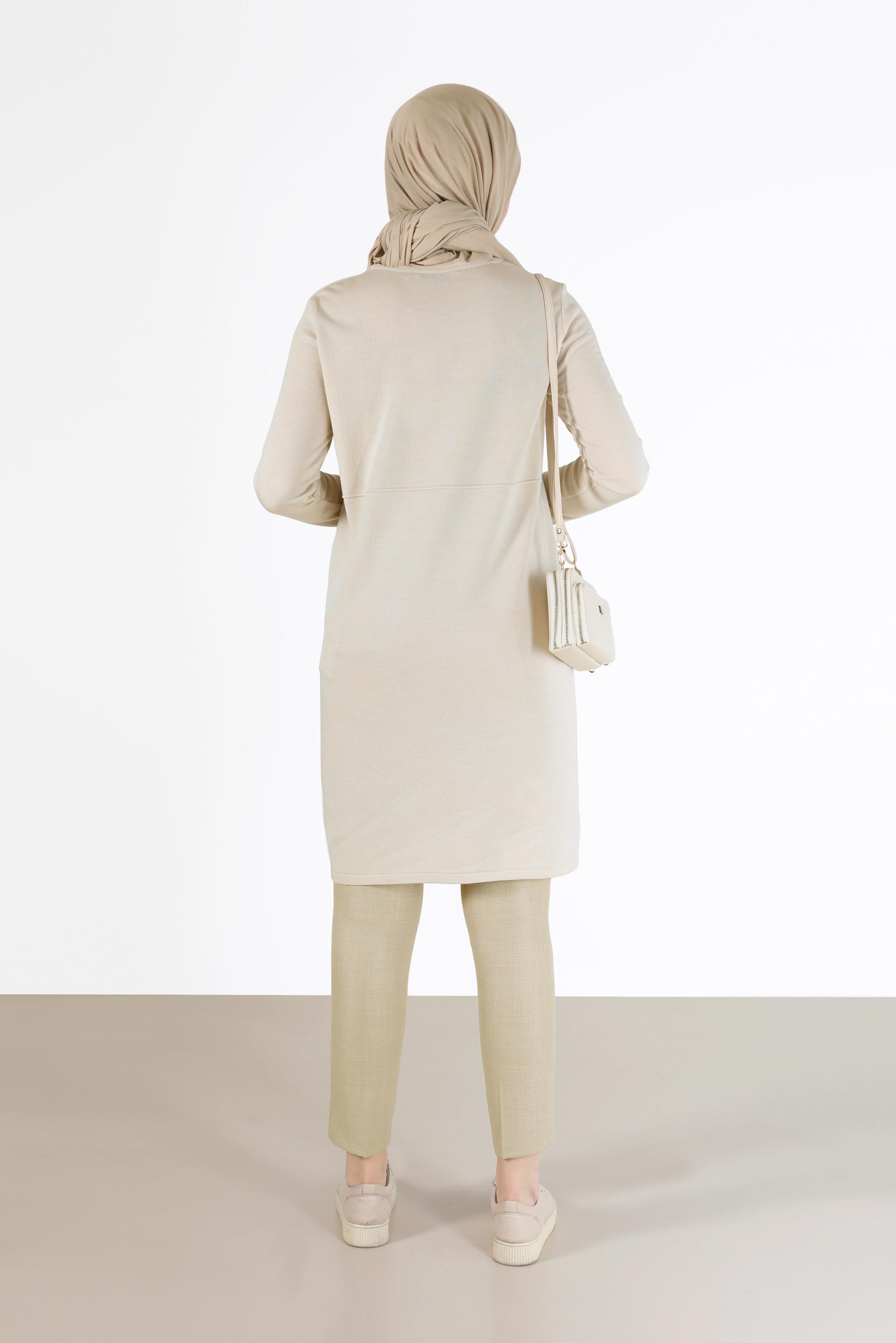 Tesettür giyim BEJ KENDİNDEN ŞERİT DETAYLI TRİKO TUNİK 42004