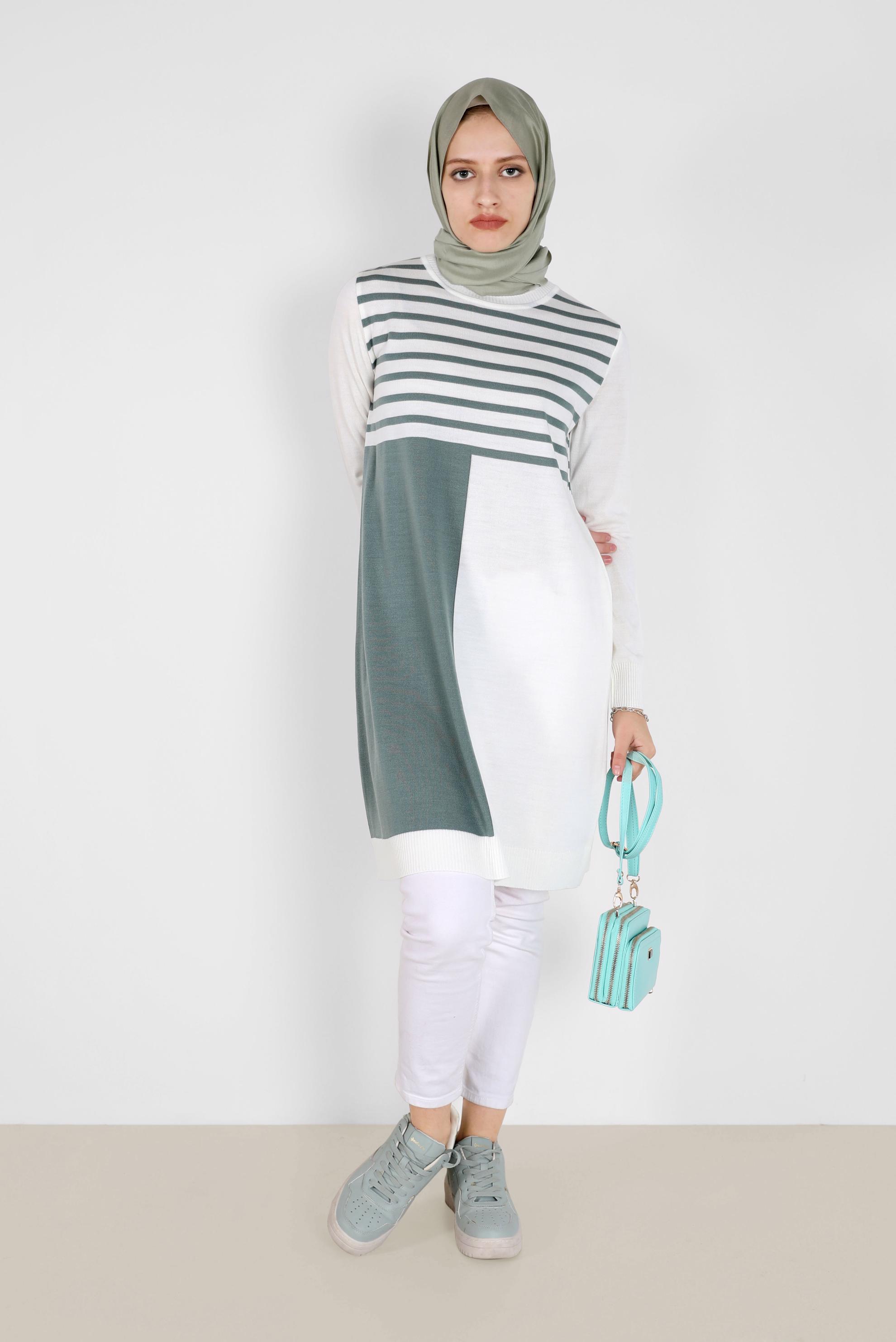 Tesettür giyim YEŞİL ŞERİT DETAYLI İKİ RENKLİ TRİKO TUNİK 42005 
