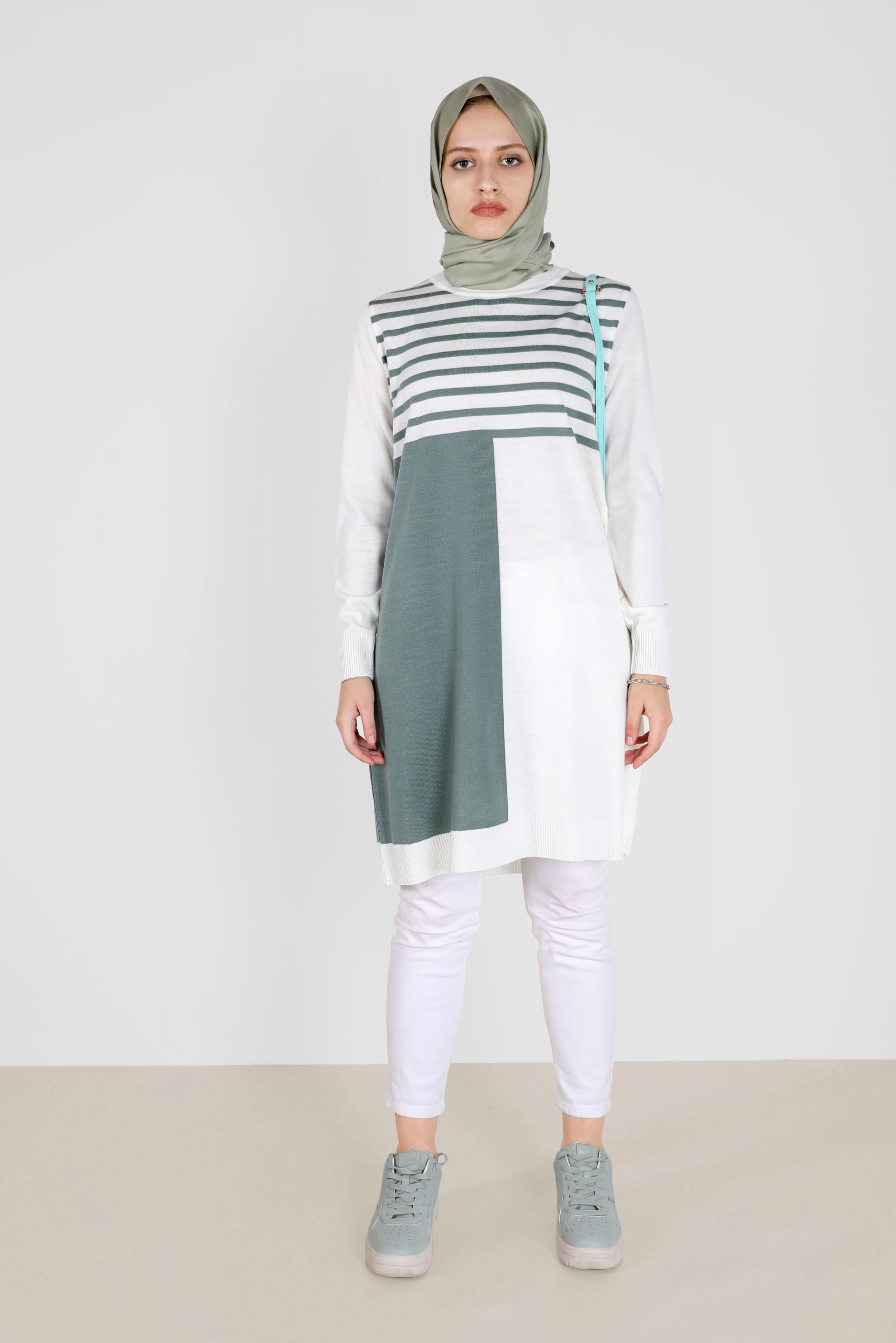 Tesettür giyim YEŞİL ŞERİT DETAYLI İKİ RENKLİ TRİKO TUNİK 42005 
