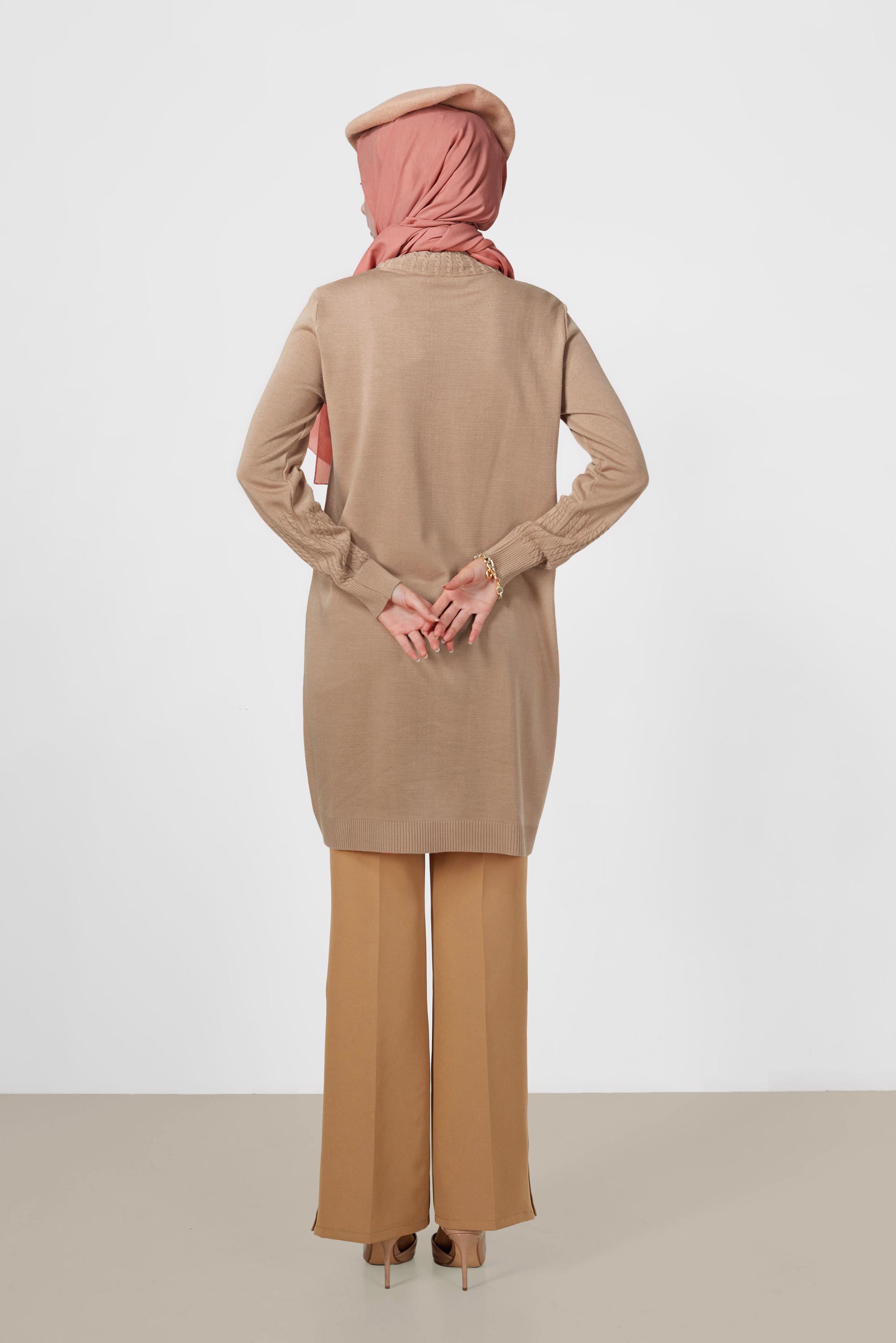 Tesettür giyim BEJ KOL UCU ÖRGÜ DETAYLI TRİKO TUNİK 42006 