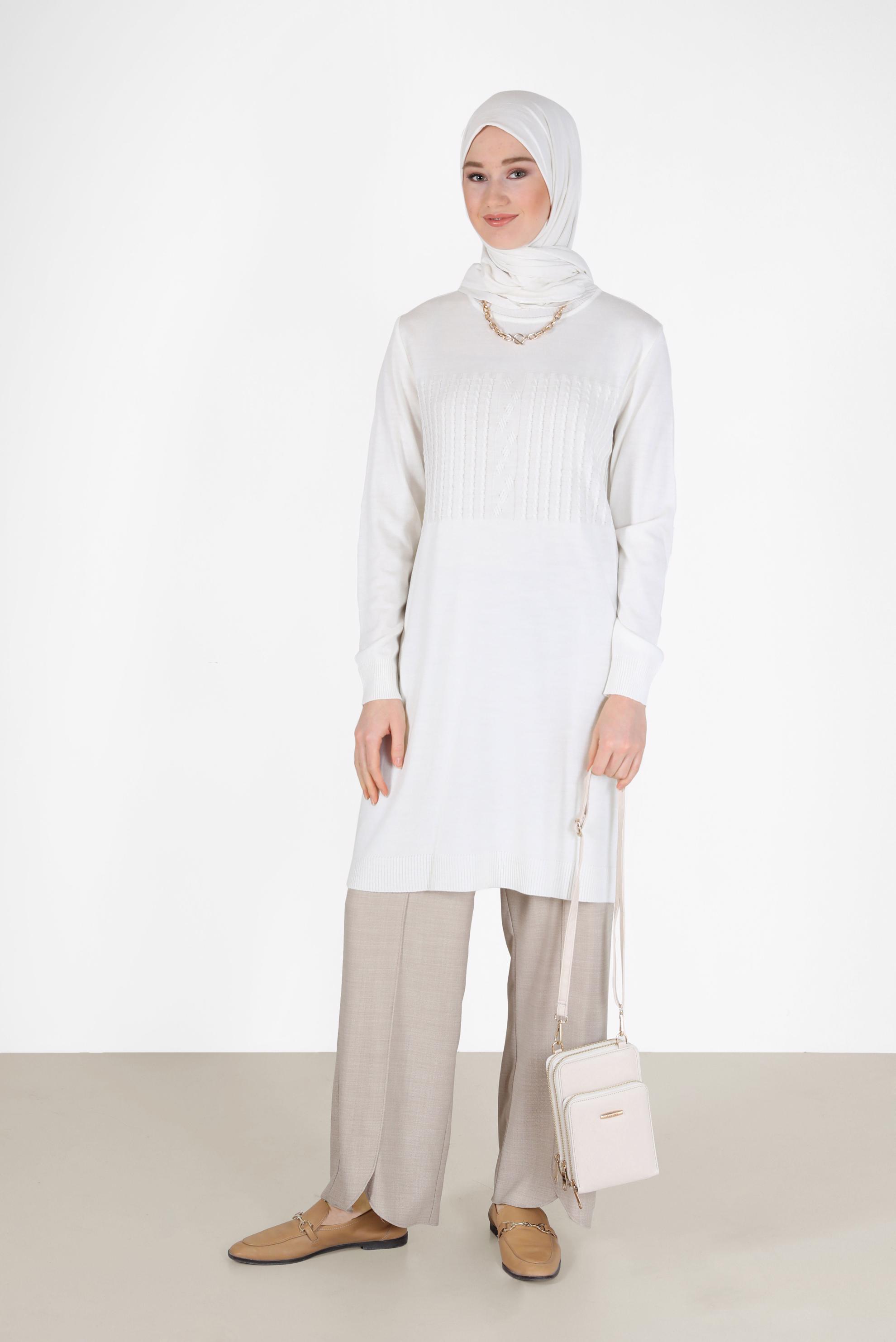 Tesettür giyim BEYAZ KENDİNDEN DESENLİ TRİKO TUNİK 42007	