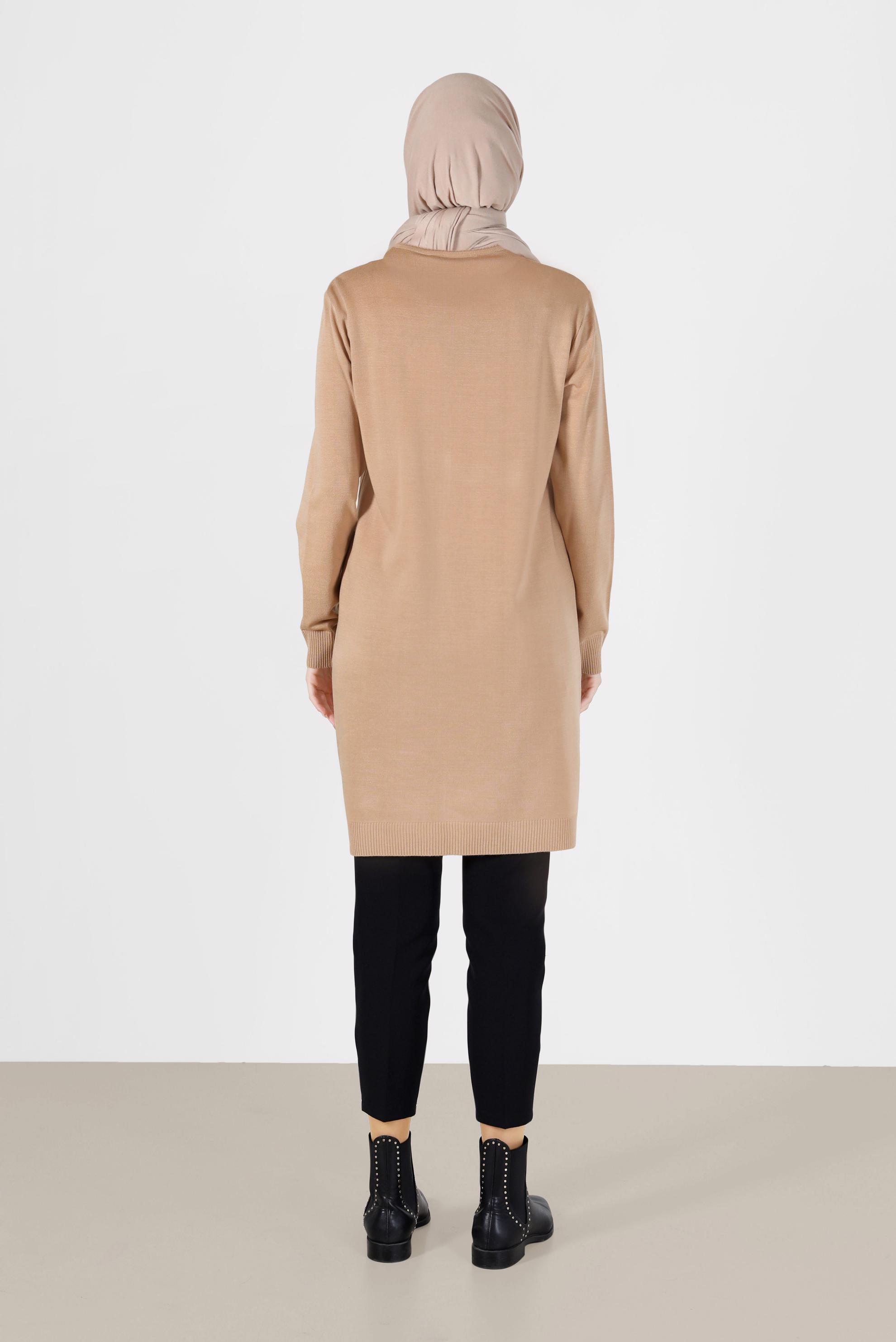 Tesettür giyim BEJ CEP DETAYLI TRİKO TUNİK 42008 