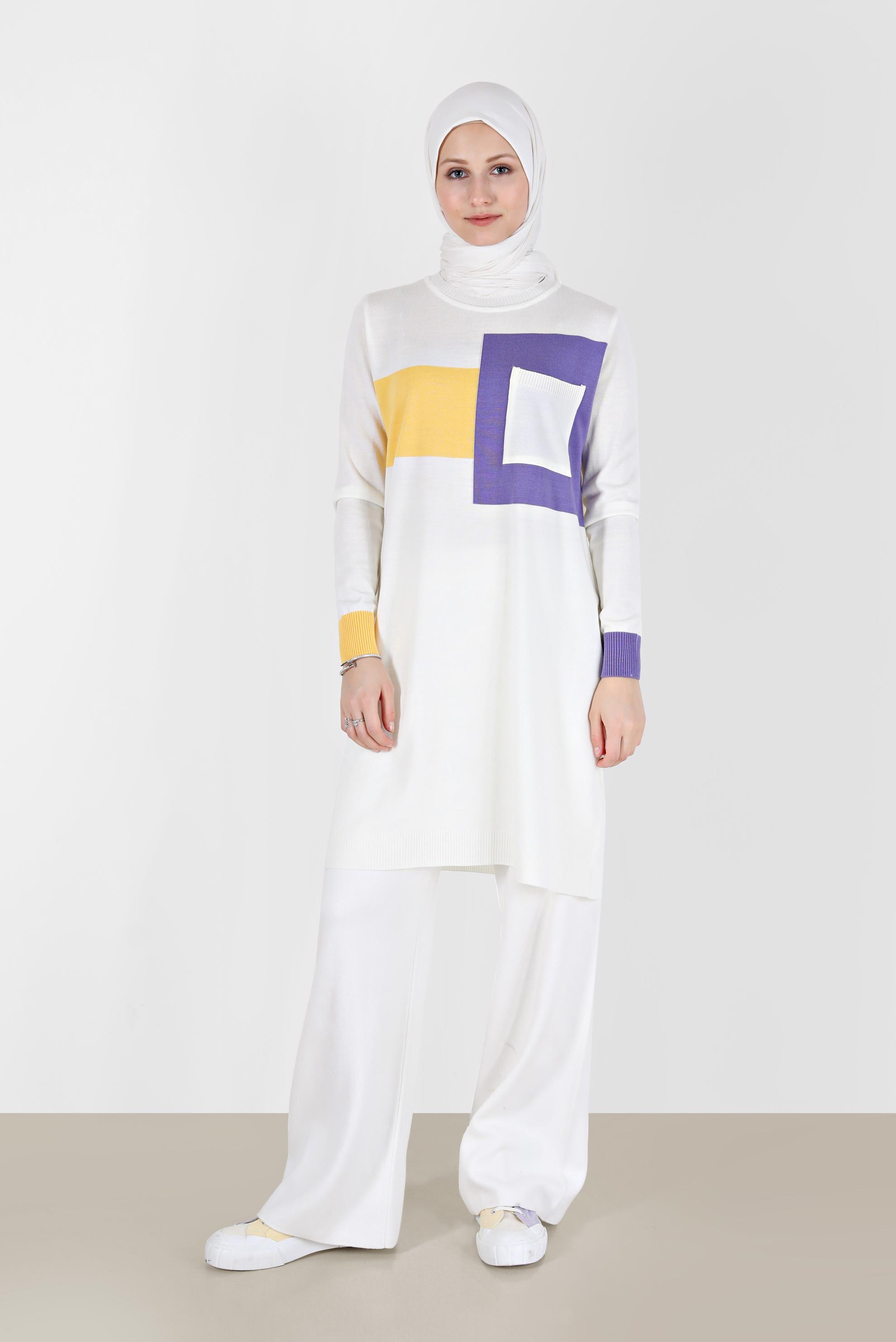 Tesettür giyim BEYAZ GEOMETRİK ŞEKİL DETAYLI TRİKO TUNİK 42011	