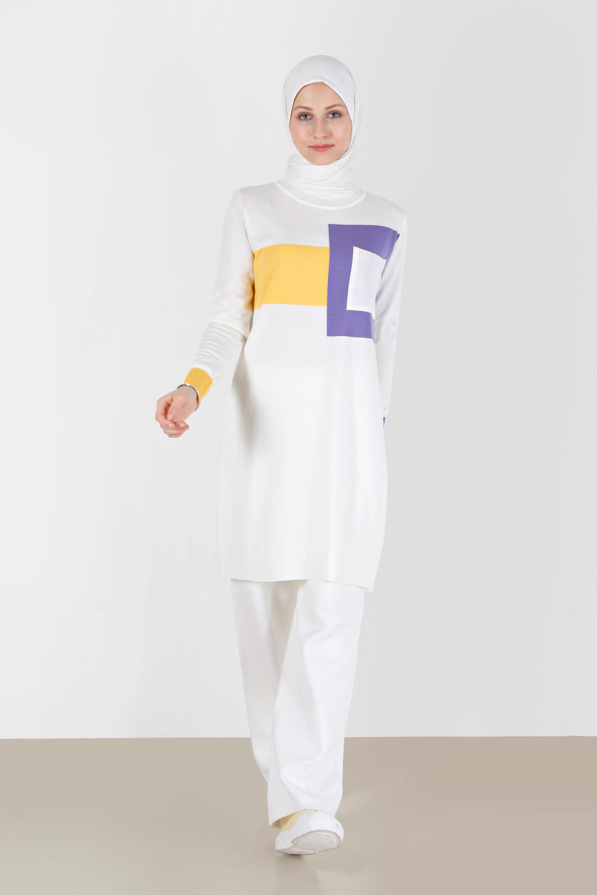 Tesettür giyim BEYAZ GEOMETRİK ŞEKİL DETAYLI TRİKO TUNİK 42011	