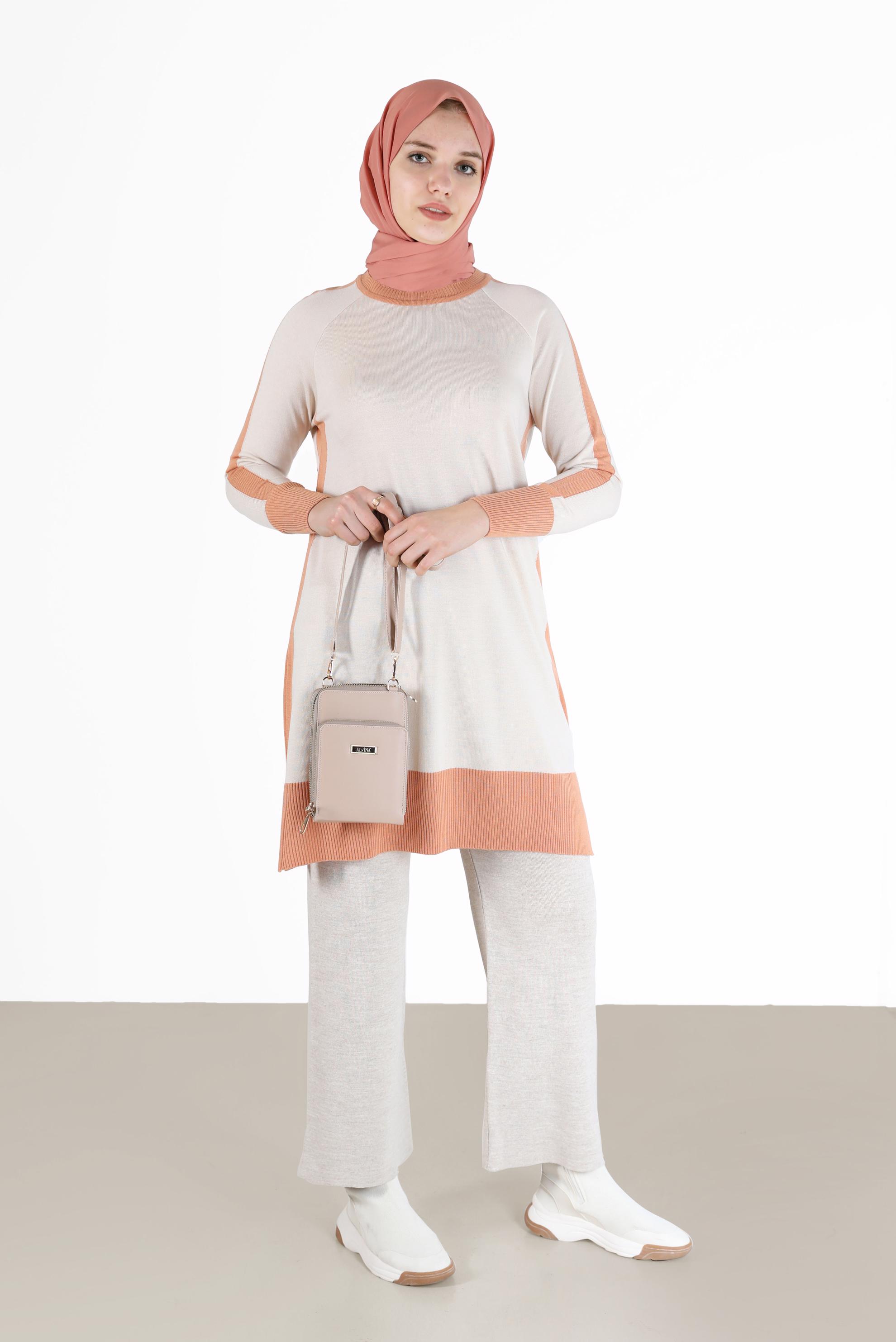 Tesettür giyim BEJ İKİ RENKLİ TRİKO TUNİK 42012 