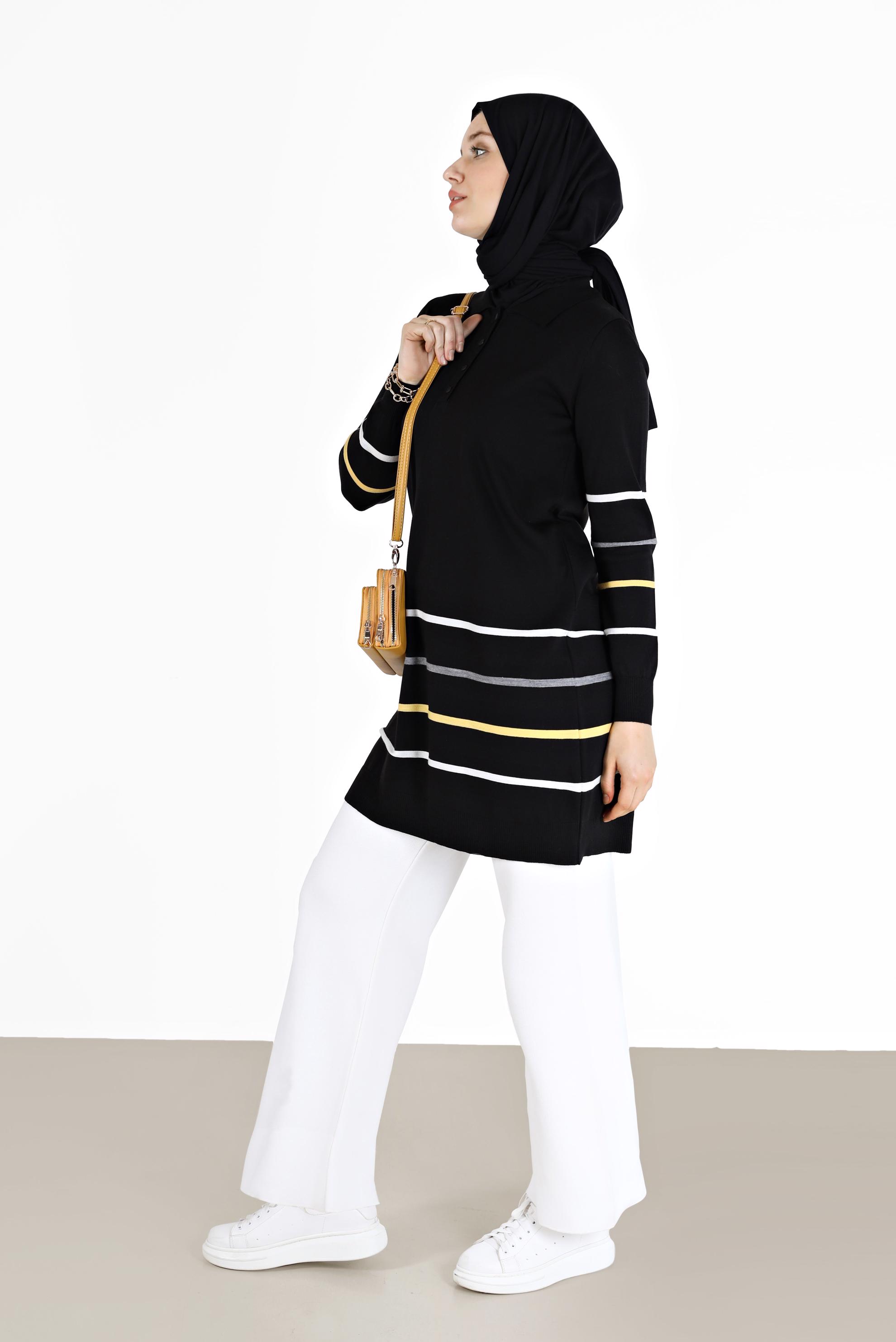 Tesettür giyim SİYAH RENKLİ ŞERİT DETAYLI POLO YAKA TRİKO TUNİK 42019 