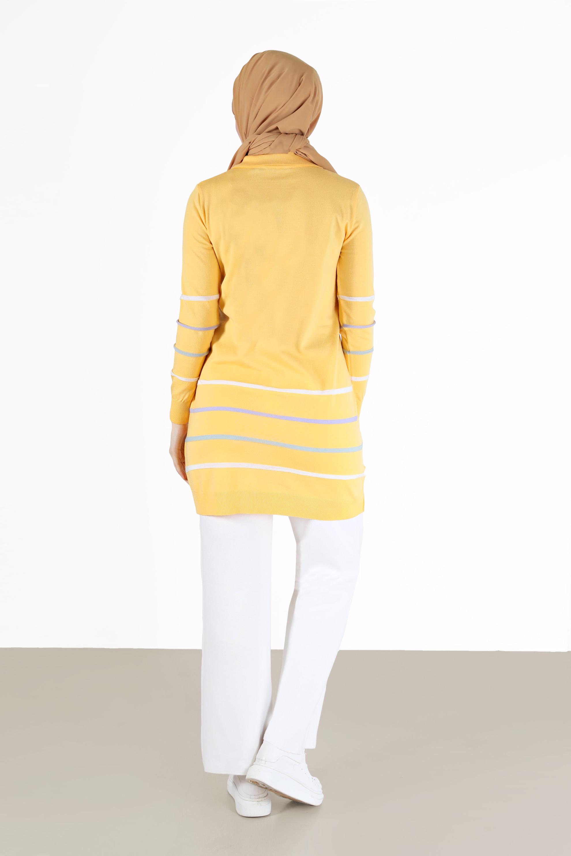 Tesettür giyim SARI RENKLİ ŞERİT DETAYLI POLO YAKA TRİKO TUNİK 42019 