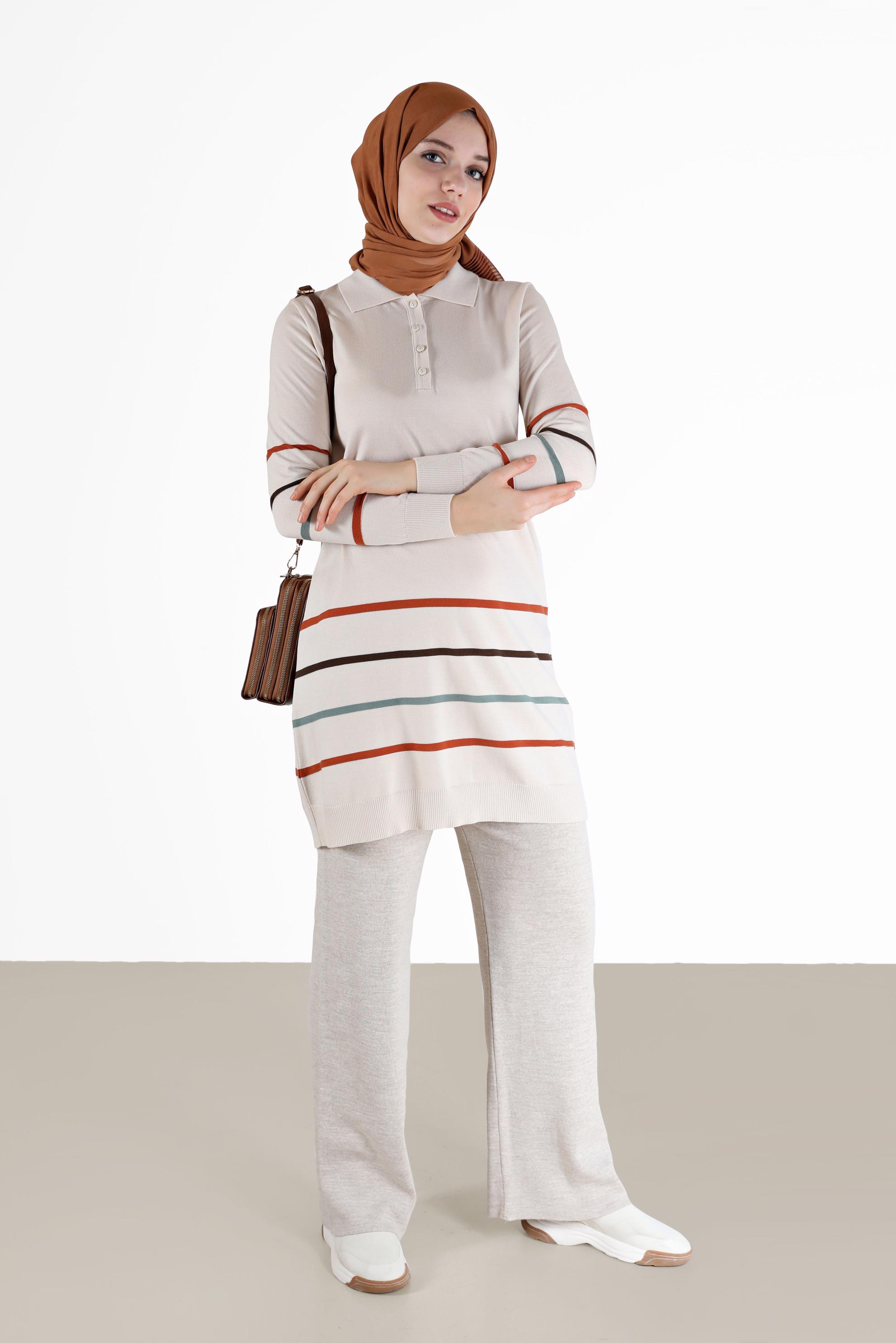 Tesettür giyim BEJ RENKLİ ŞERİT DETAYLI POLO YAKA TRİKO TUNİK 42019 