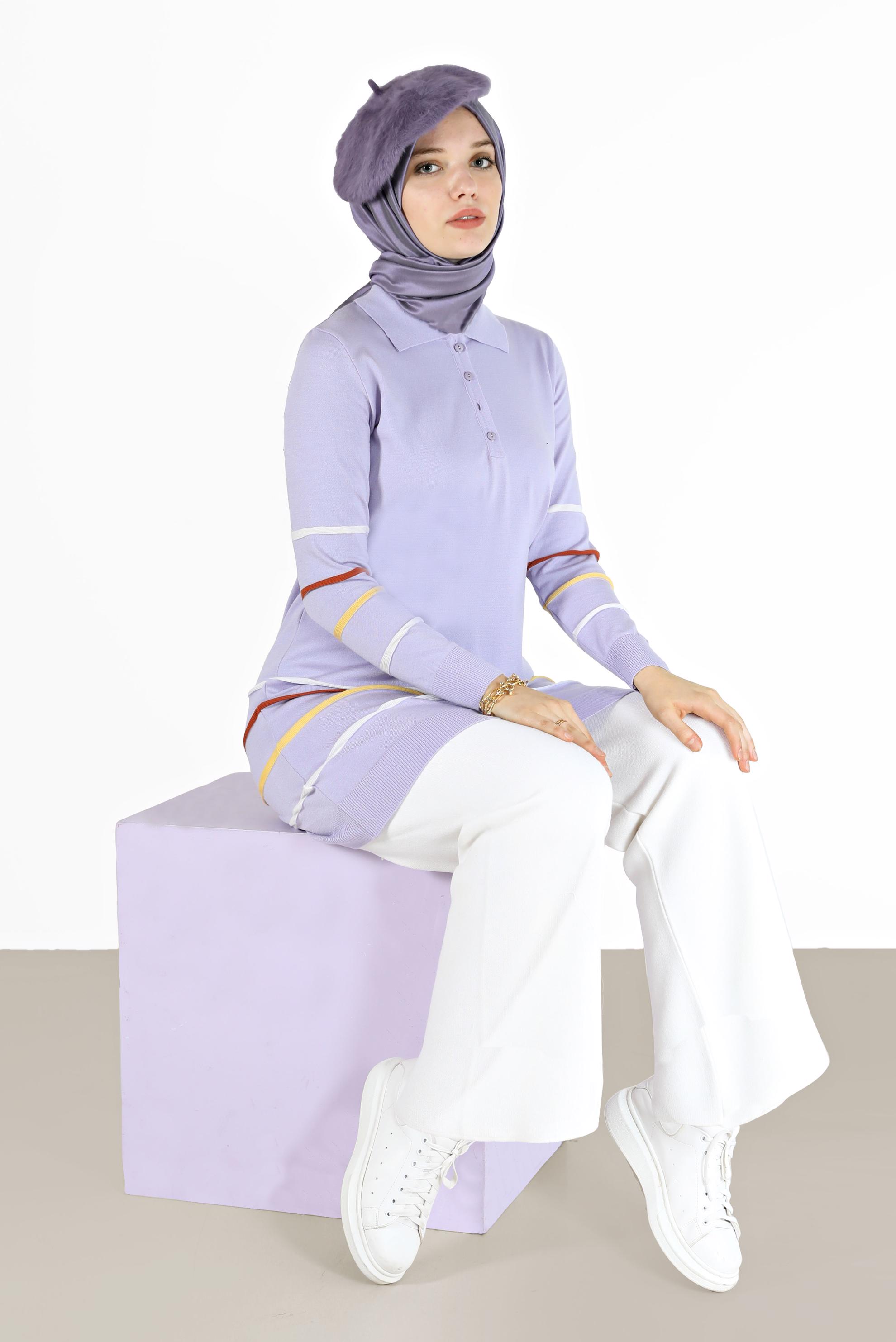Tesettür giyim MOR RENKLİ ŞERİT DETAYLI POLO YAKA TRİKO TUNİK 42019 