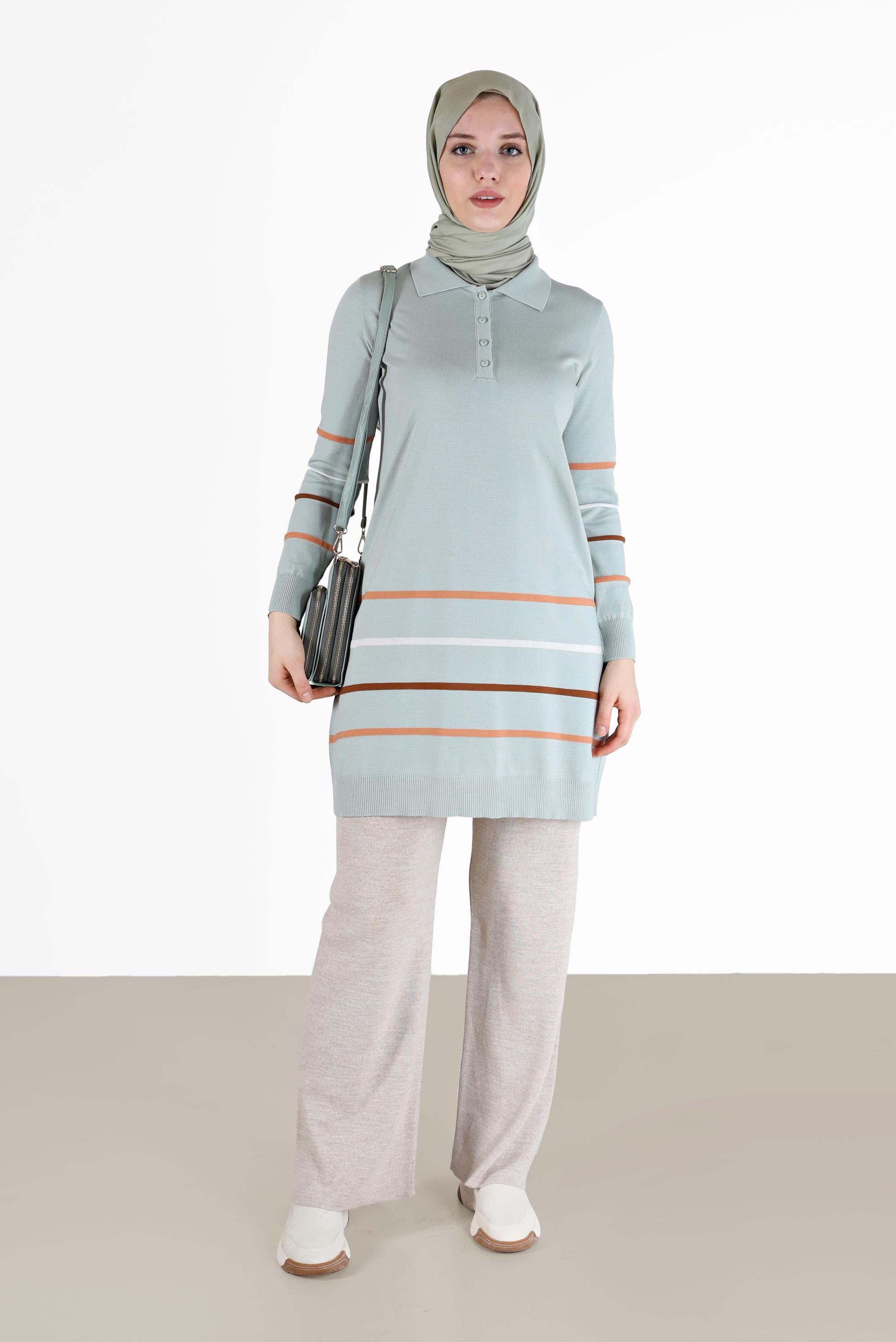 Tesettür giyim YEŞİL RENKLİ ŞERİT DETAYLI POLO YAKA TRİKO TUNİK 42019 