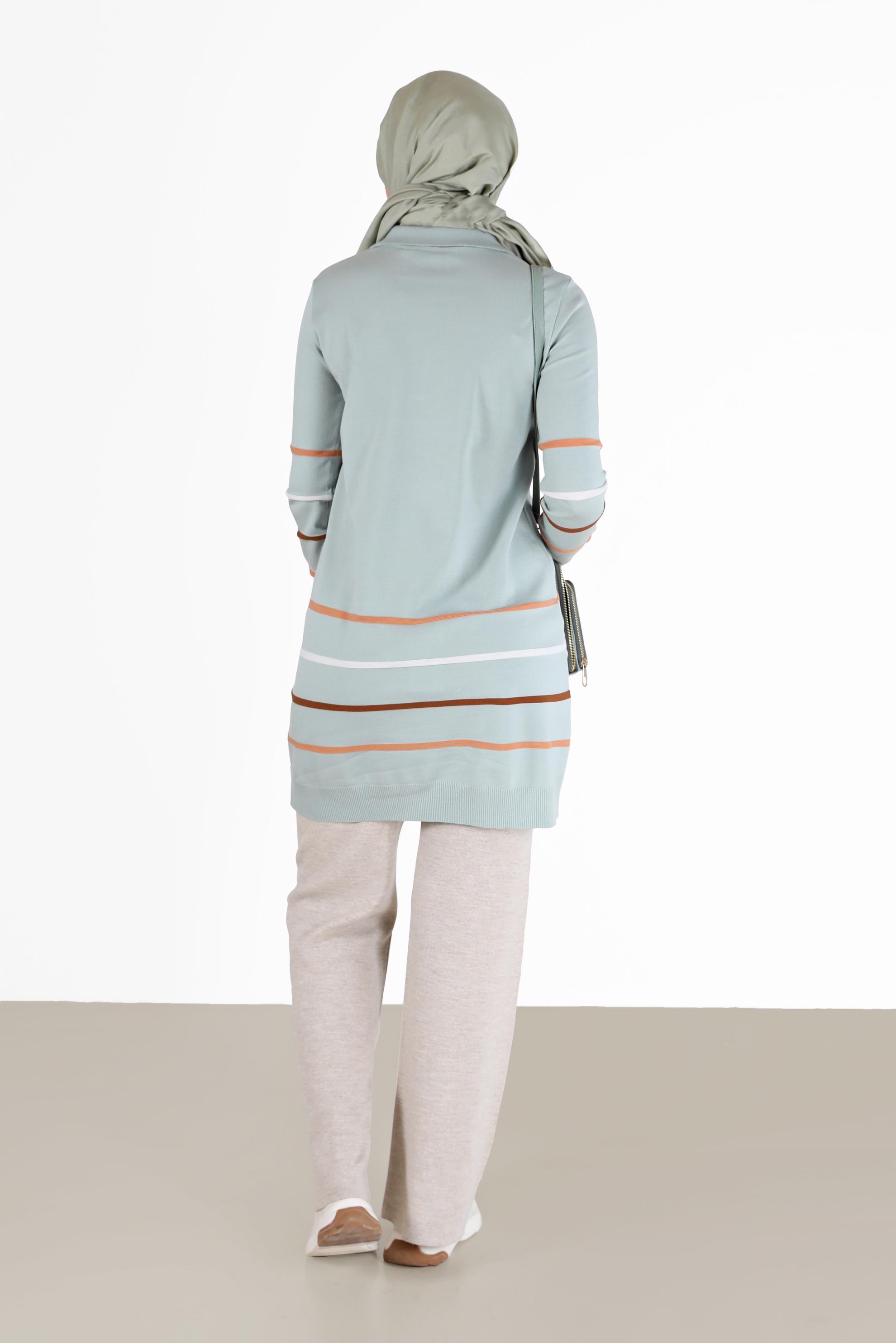 Tesettür giyim YEŞİL RENKLİ ŞERİT DETAYLI POLO YAKA TRİKO TUNİK 42019 