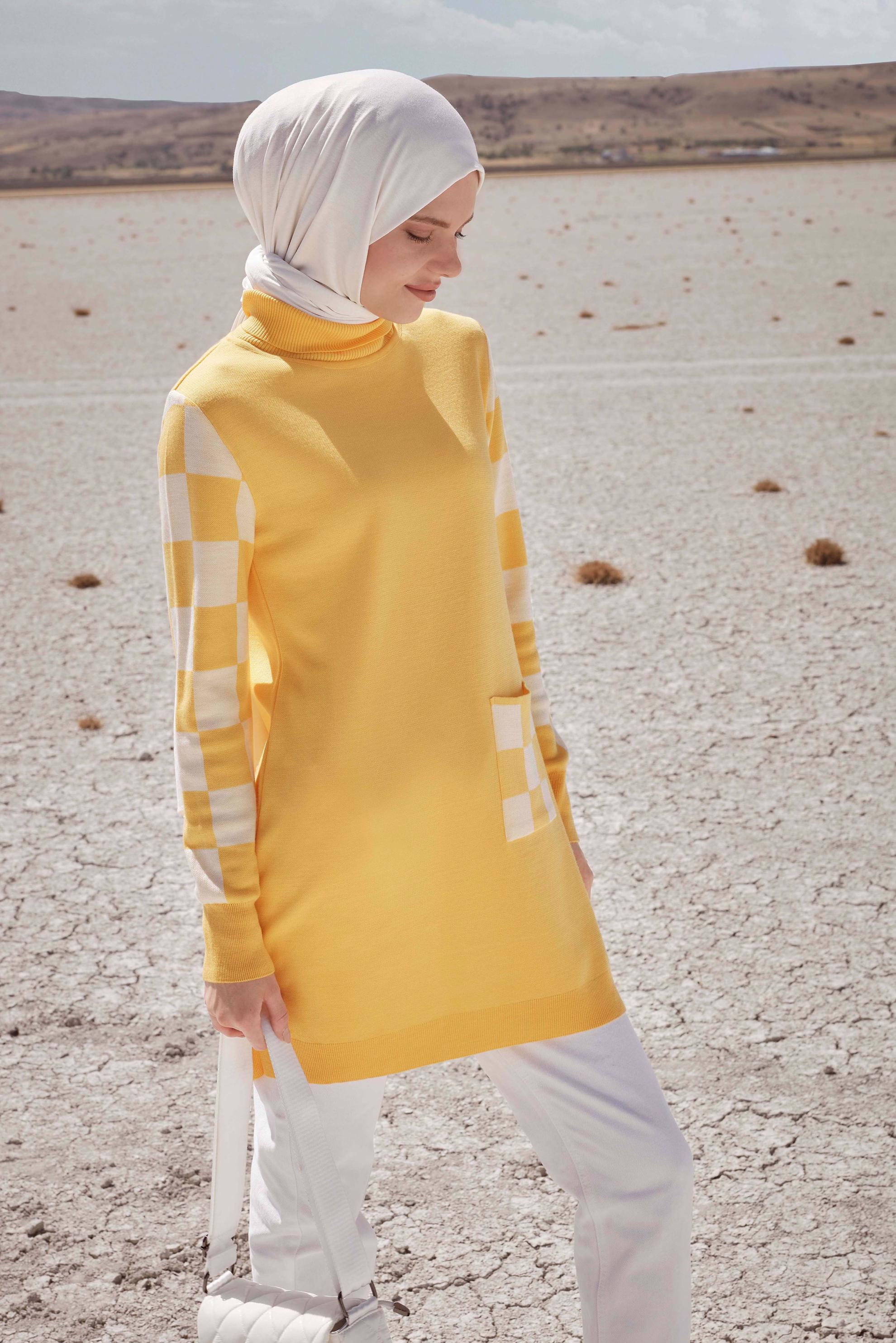 Tesettür giyim SARI KARE DESENLİ CEPLİ TRİKO TUNİK 42022 