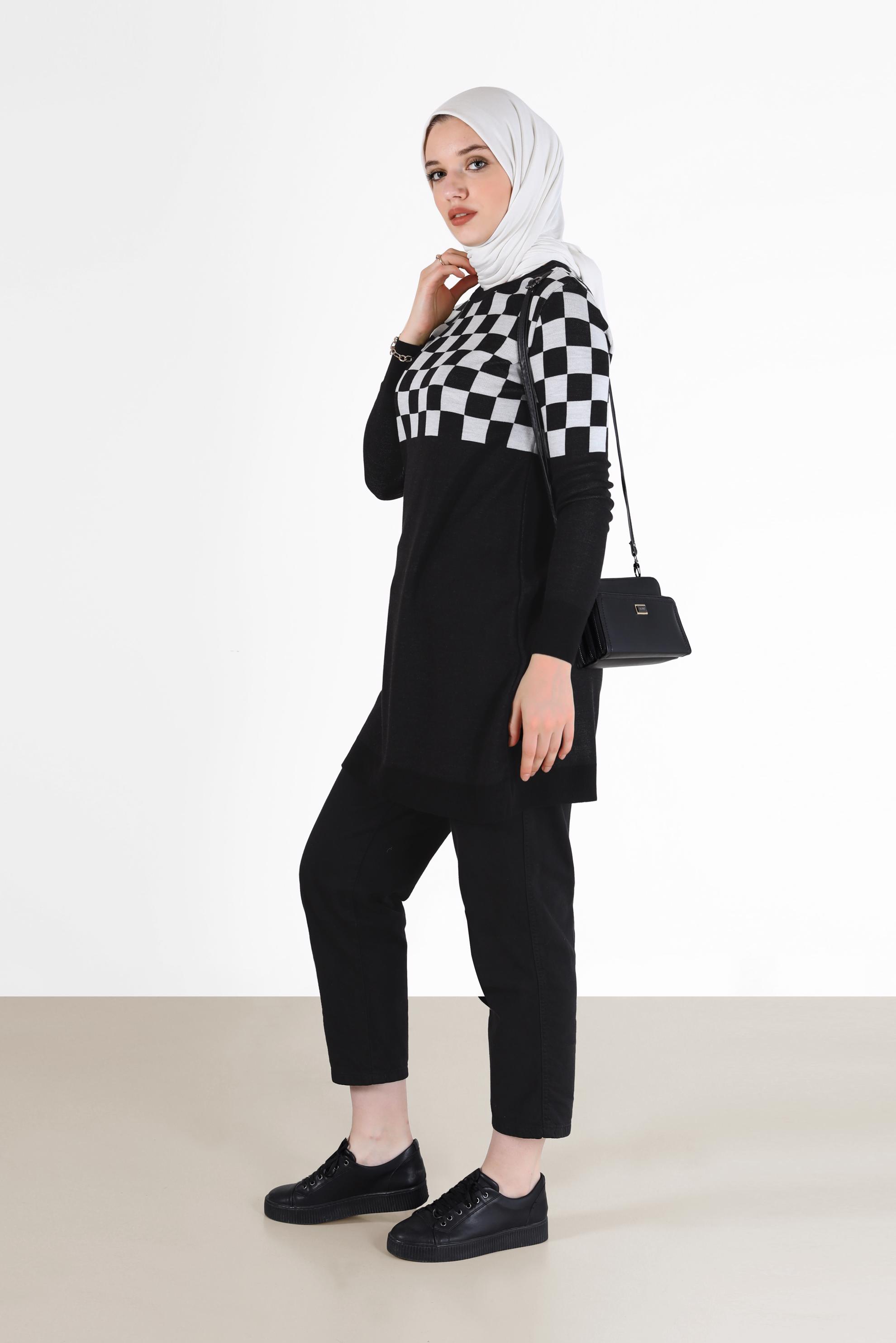 Tesettür giyim SİYAH KARE DESENLİ TRİKO TUNİK 42023 