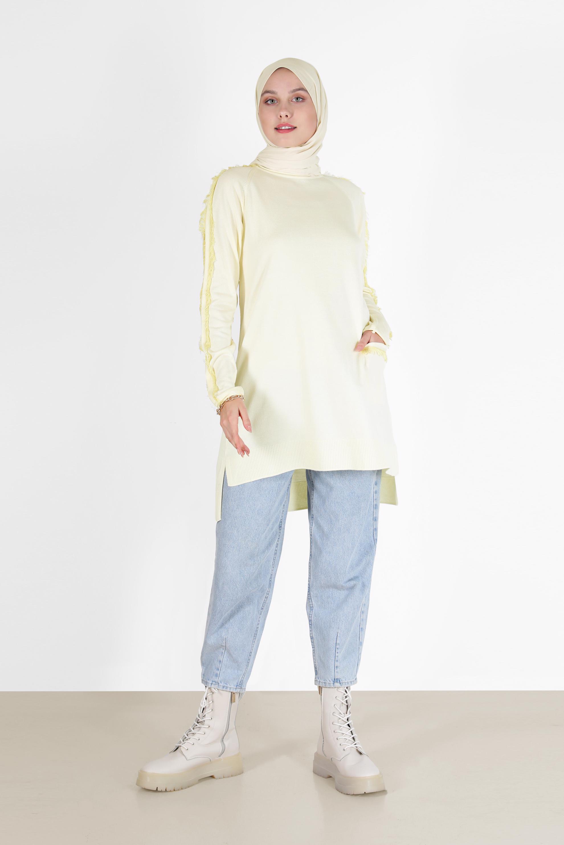 Tesettür giyim BEYAZ CEP DETAYLI PÜSKÜLLÜ TRİKO TUNİK 42030 